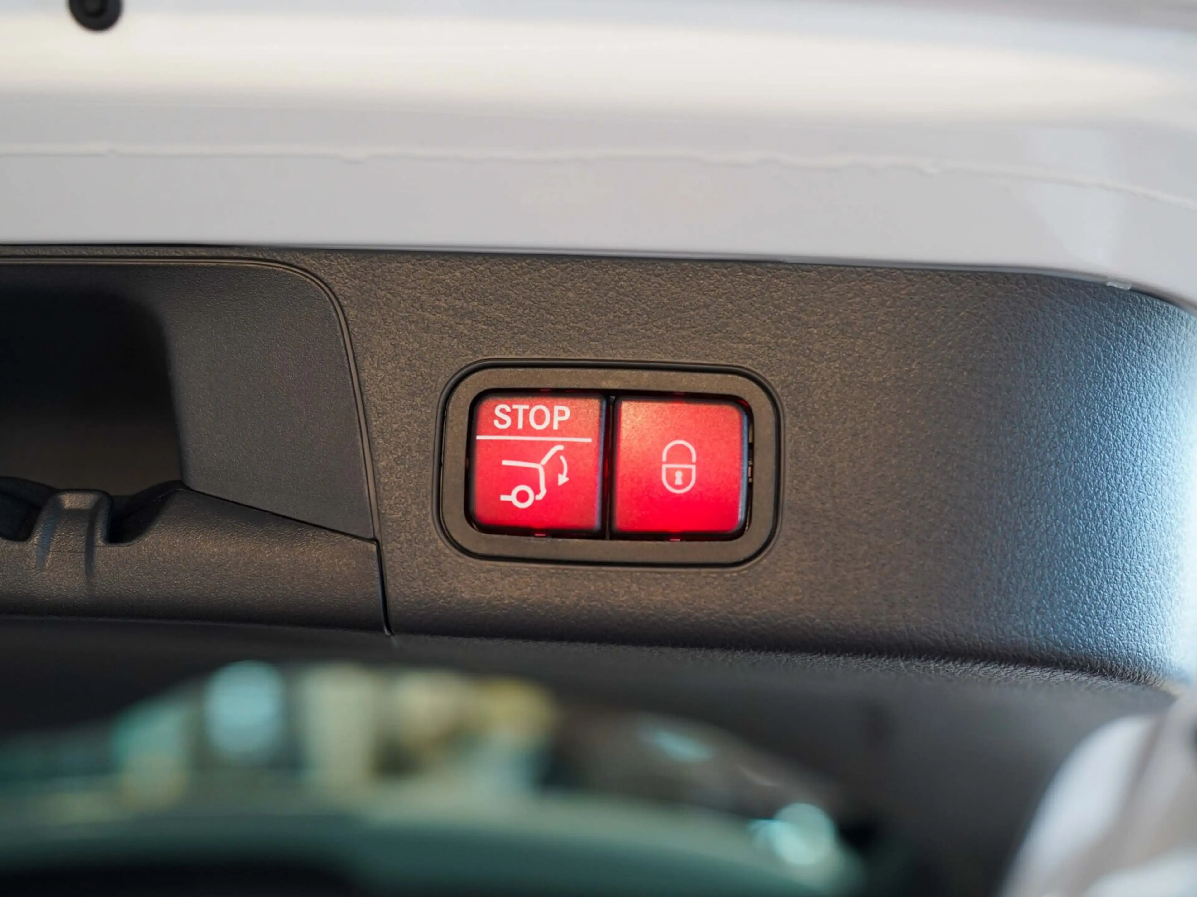 Mercedes-Benz EQB 350 EQB 350 4M AMG Premium Pano Memory Distronic — photo 12