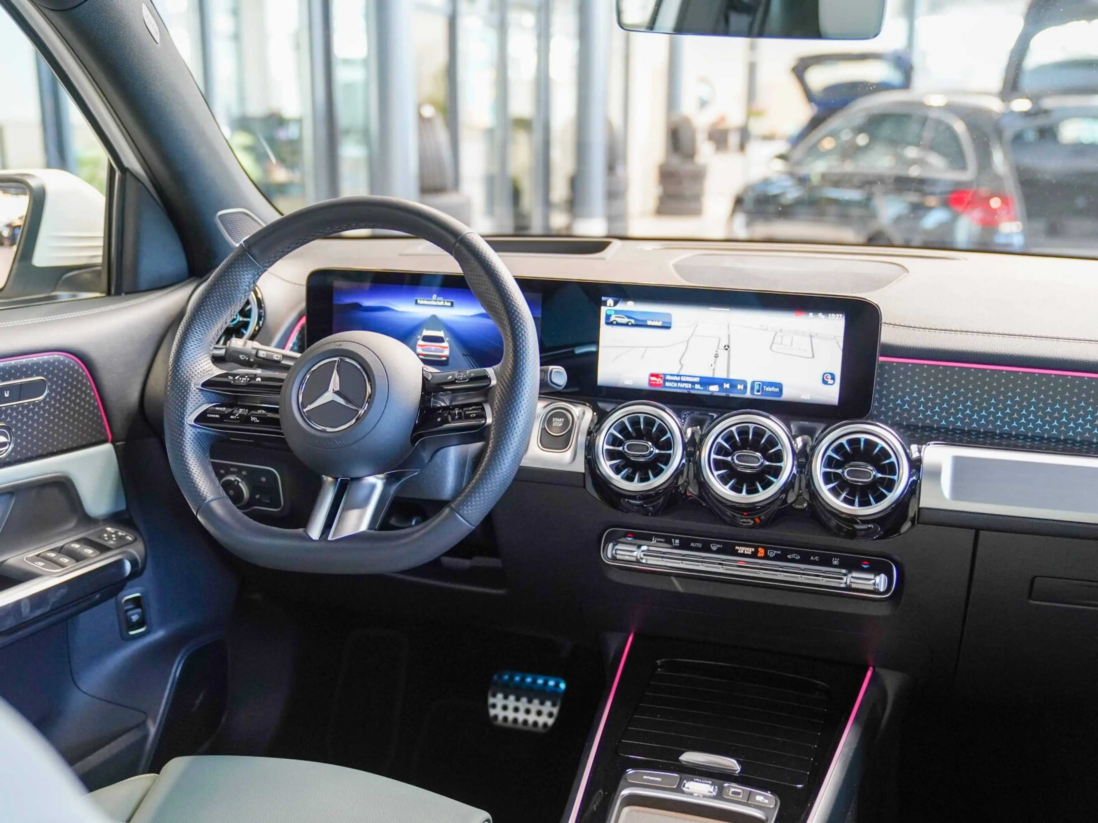 Mercedes-Benz EQB 350 EQB 350 4M AMG Premium Pano Memory Distronic — photo 10