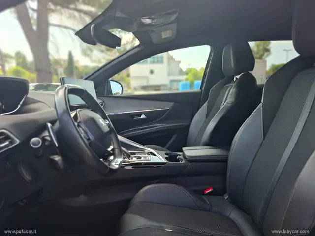 Peugeot 3008 view 7