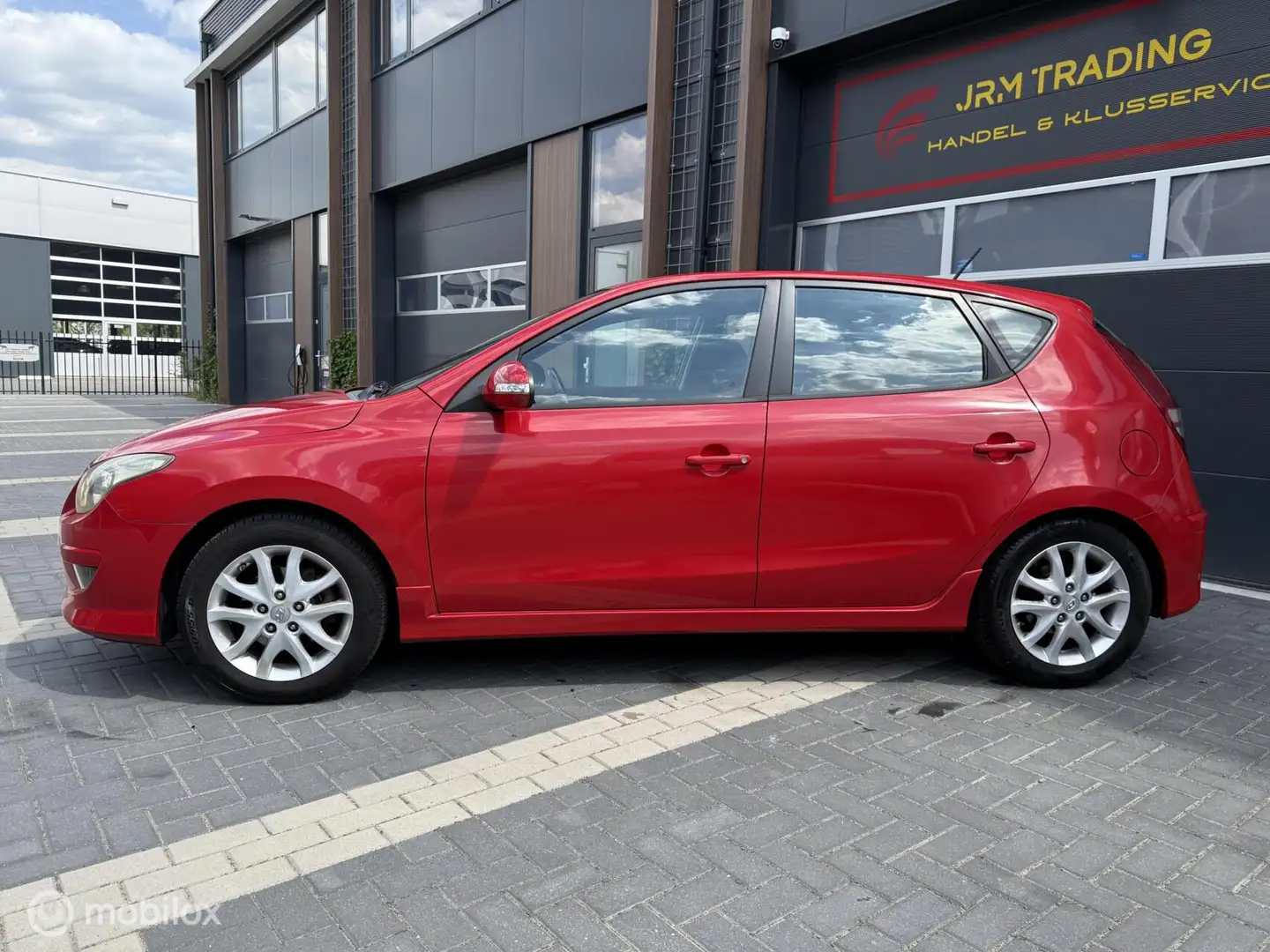 Hyundai i30 1.6i i-Drive stoelverwarming airco cruisecontrol Rood - 2
