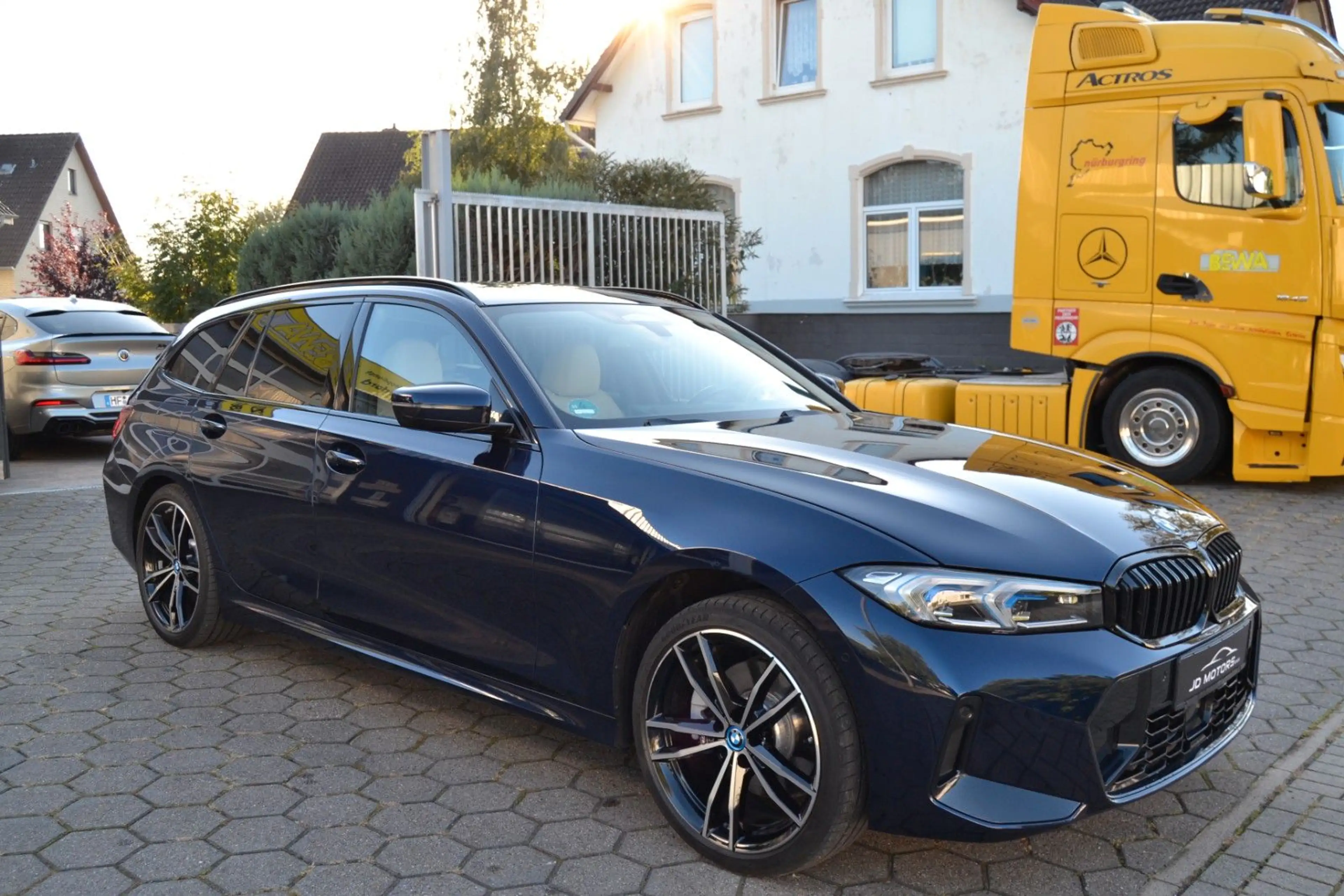 BMW 330 e xDrive M Sport*HUD*360°*ACC*H&K*AHK* — photo 3