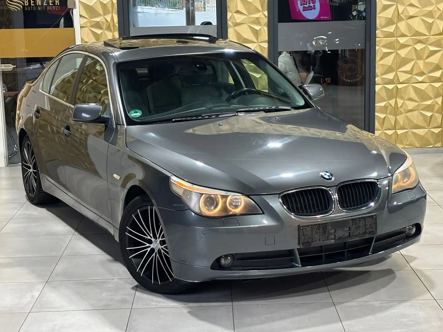 BMW 520 5 Lim. 520i/NAVI/XENON/SHZ/PDC/SCHIEBEDACH Grau - 2
