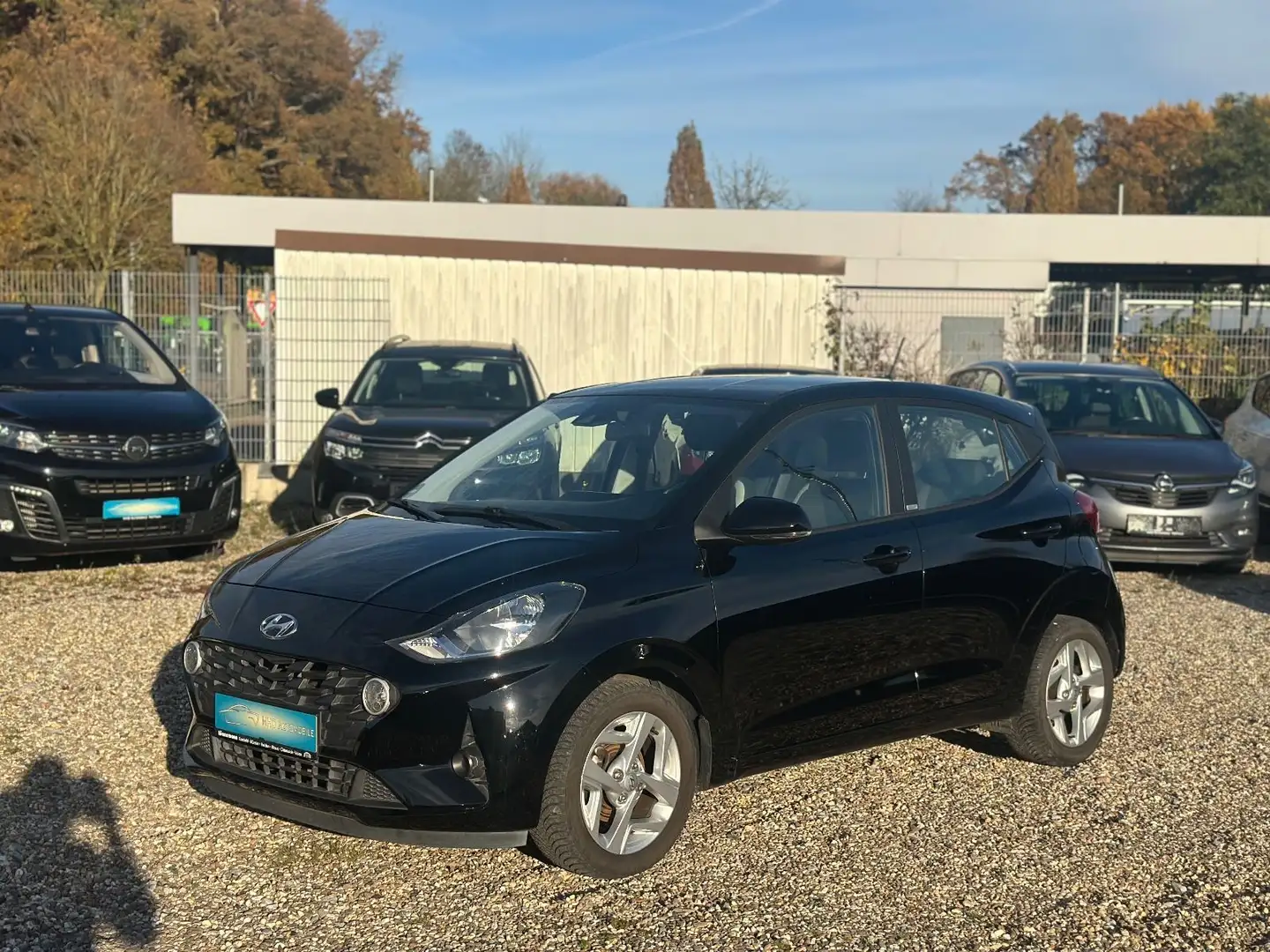 Hyundai i10 Trend 1.2 PDC Winterpaket Apple Carplay Schwarz - 1