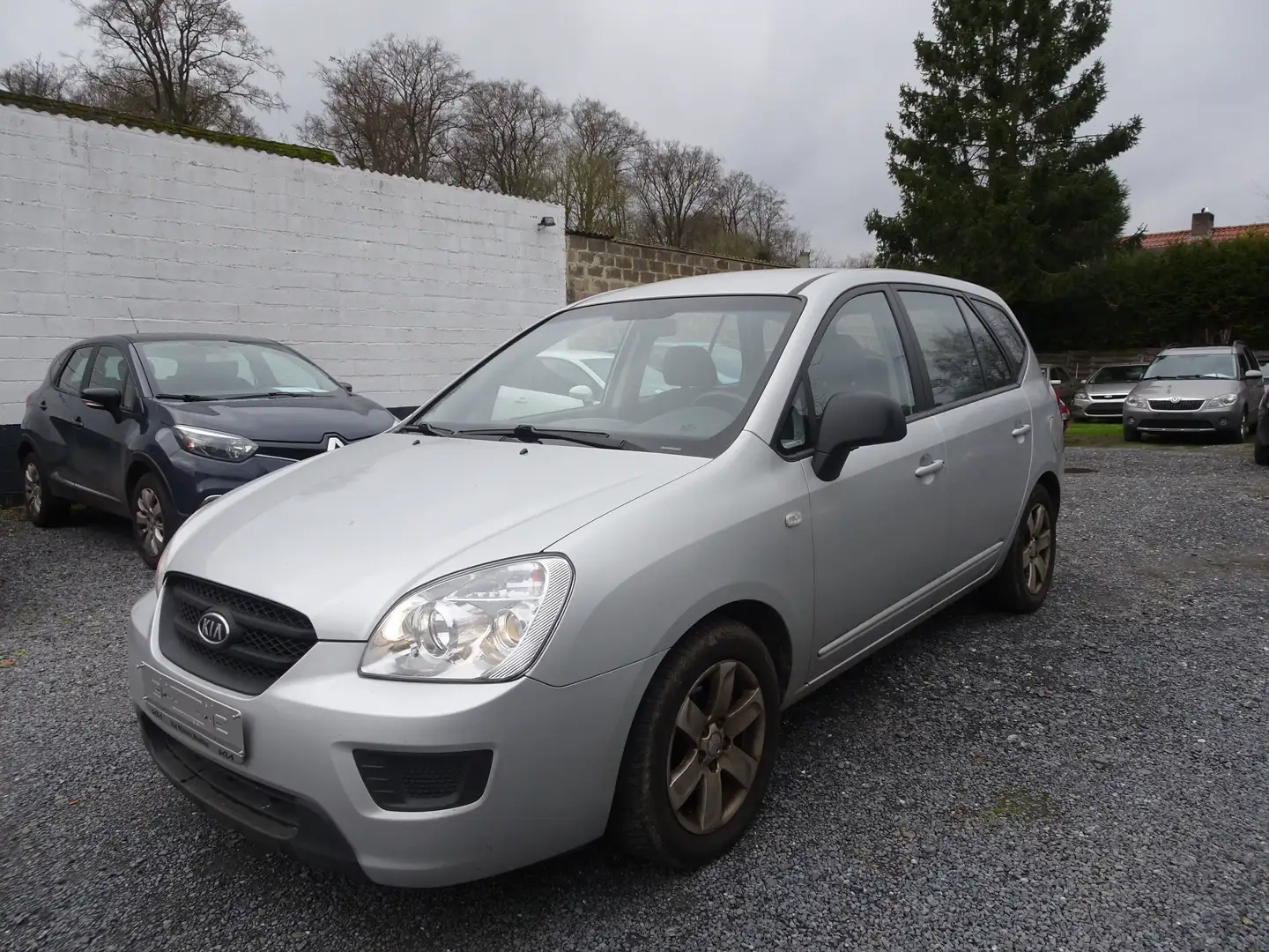 Kia Carens Carens 2.0i EX CLIM JANTE "7 PLACES" Silber - 2