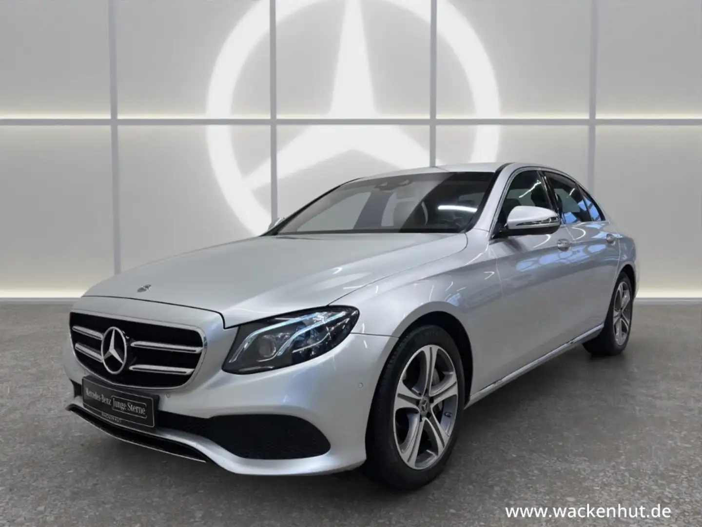 Mercedes-Benz E 400 d 4M AVANTGARDE BUSIN+WIDE+AIRM+AHK+MULTIB Zilver - 1