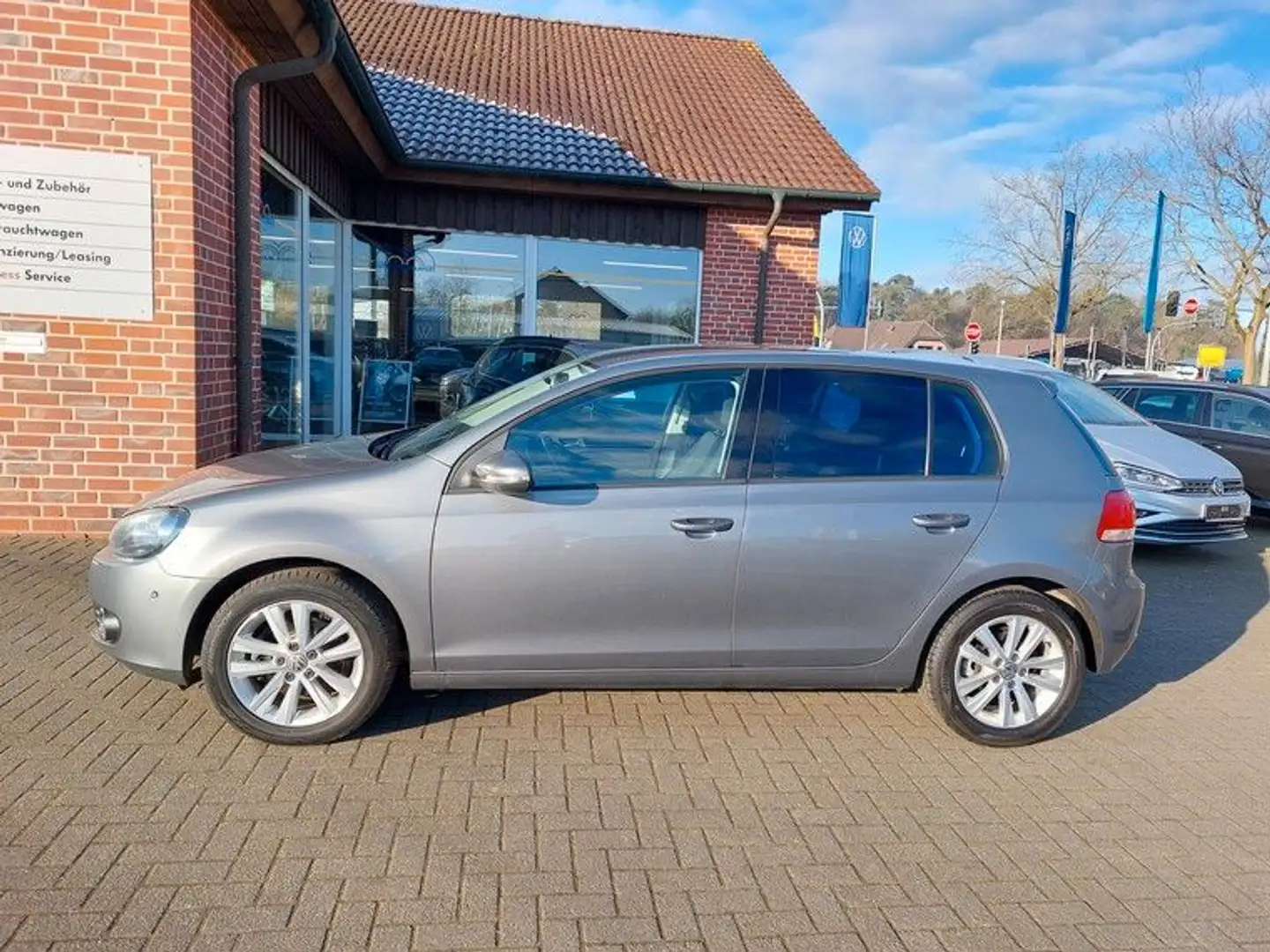 Volkswagen Golf VI 1,6 TDI Comfortline *KLA*PDC*Sitzhzg* Gris - 2