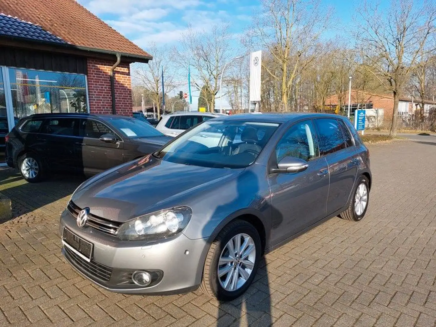 Volkswagen Golf VI 1,6 TDI Comfortline *KLA*PDC*Sitzhzg* Gris - 1