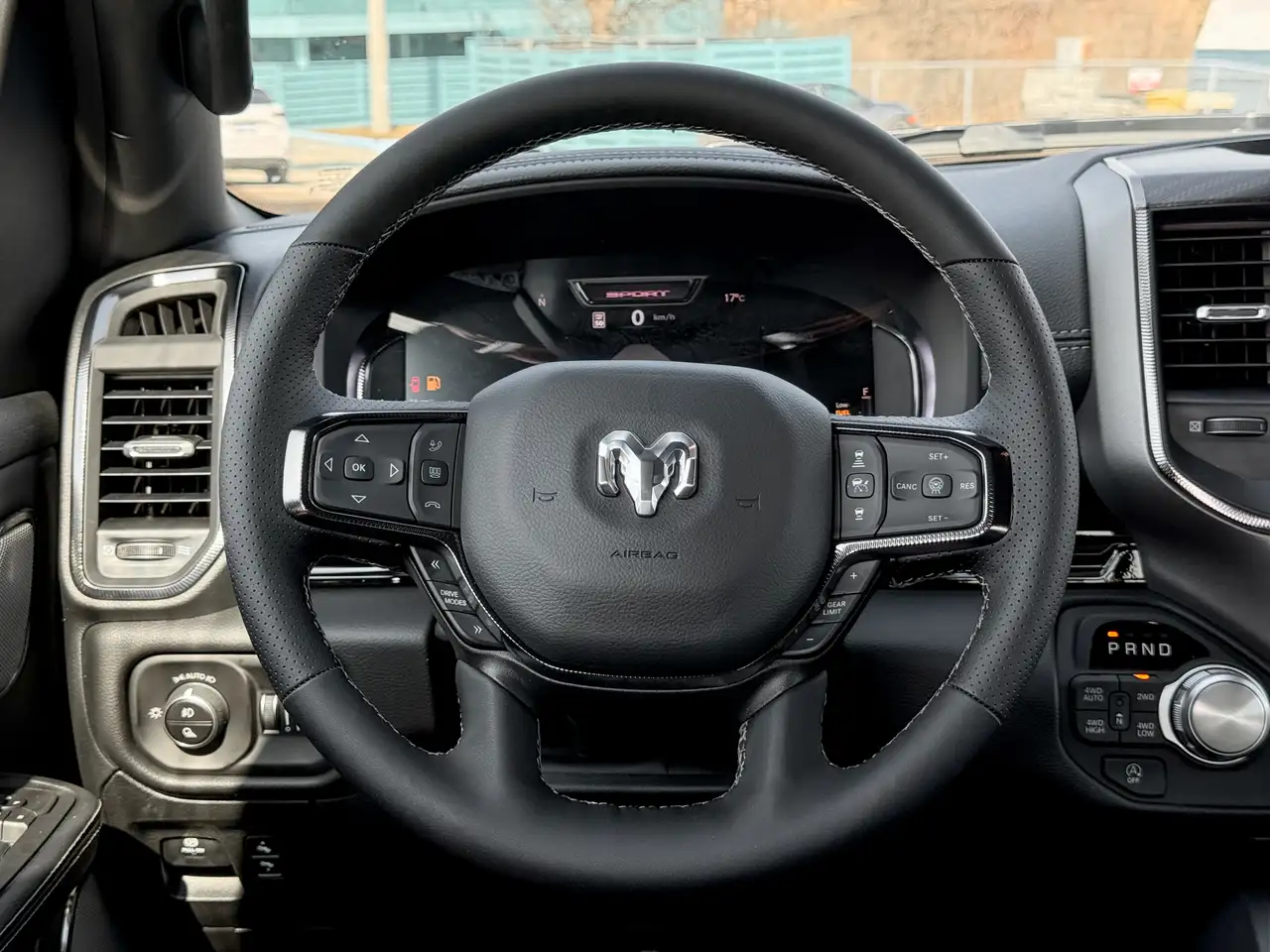 RAM 1500 снимка RAM 1500