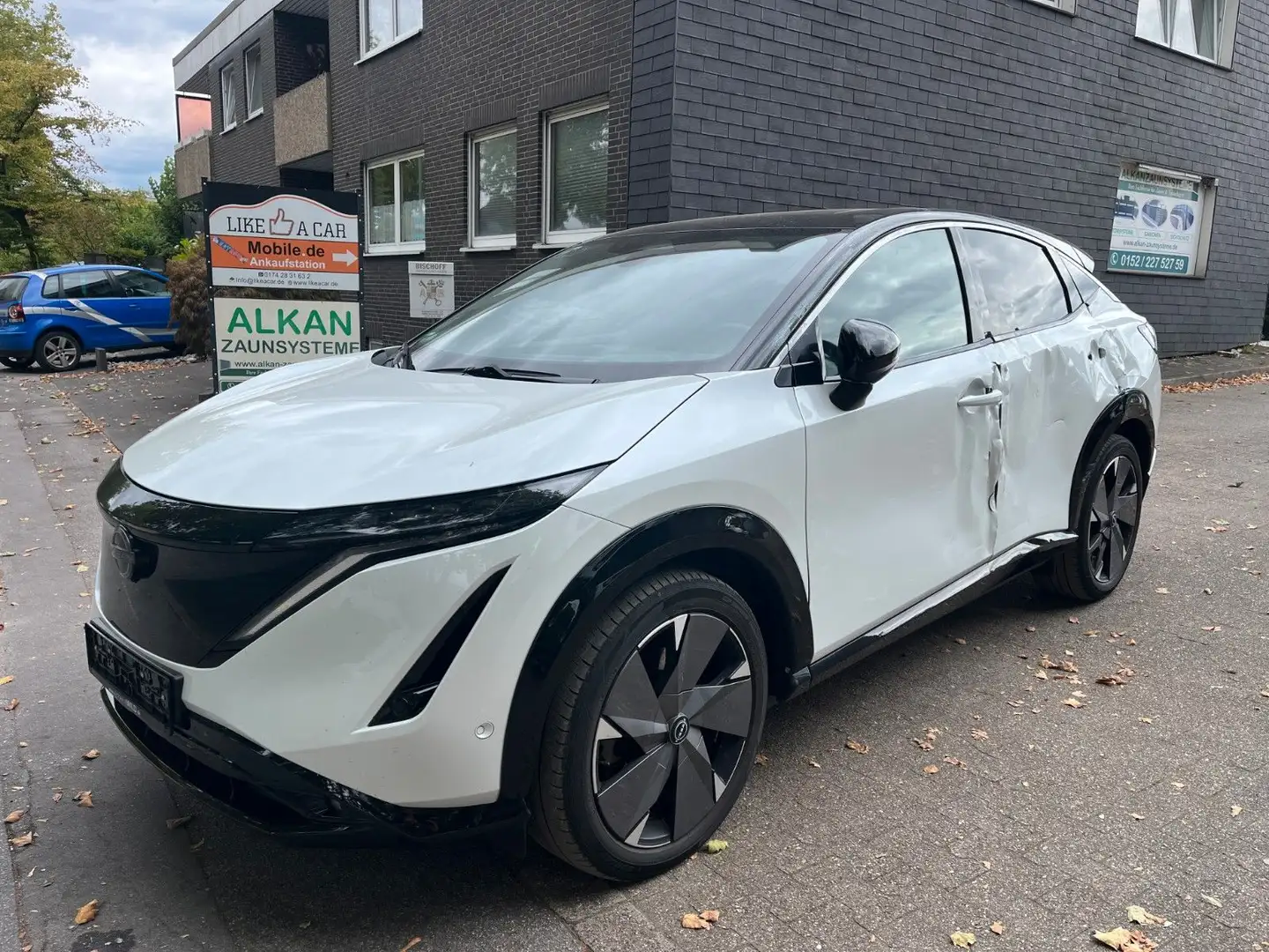 Nissan Ariya Evolve Pack 87KWH MEMORY 360° PANO LEDER Blanc - 1
