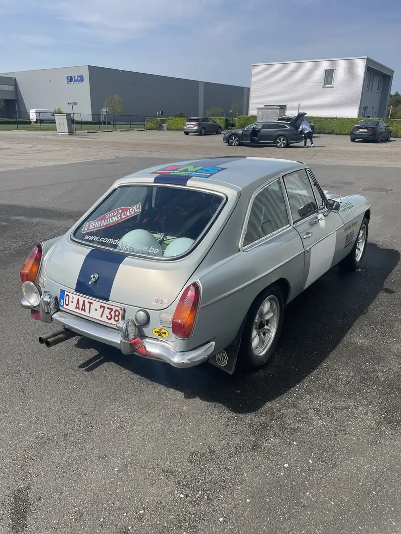 MG MGB GT 1850cc Plateado - 1