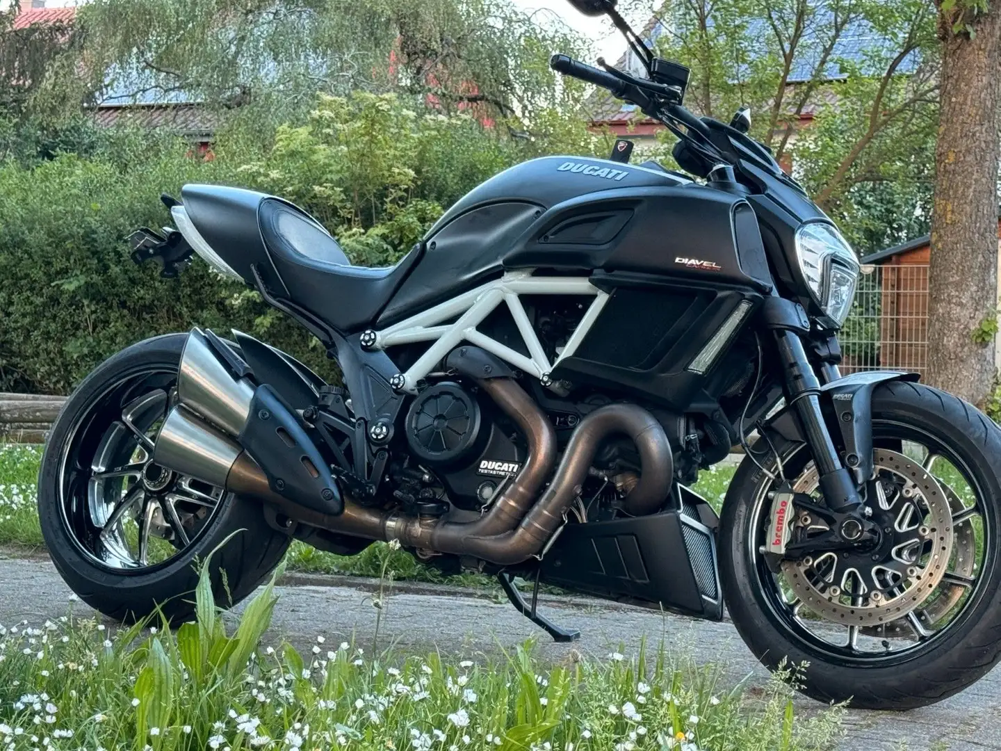 Ducati Diavel Carbon* Facelift Modell* Schwarz - 2