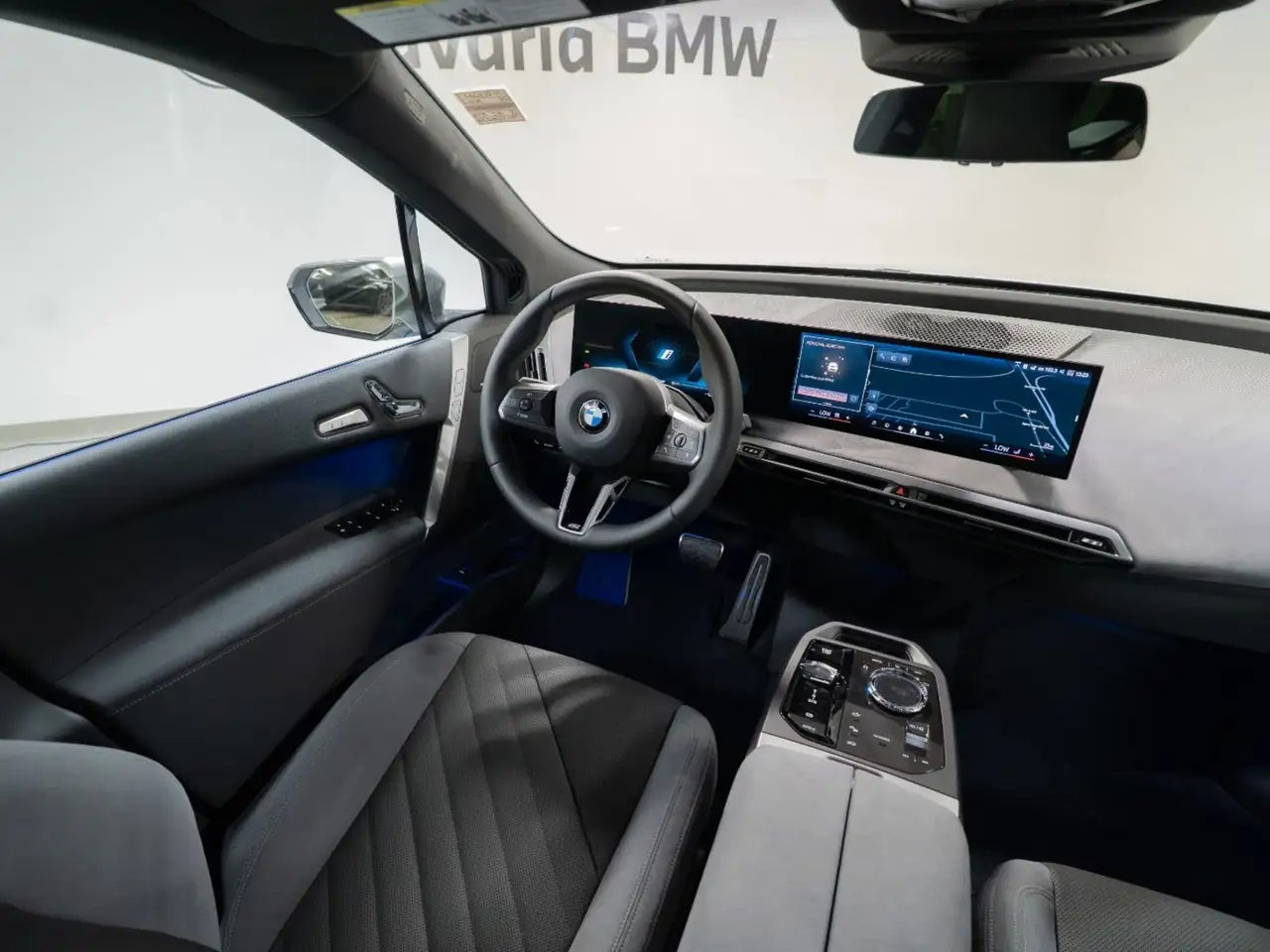 BMW iX photo BMW iX