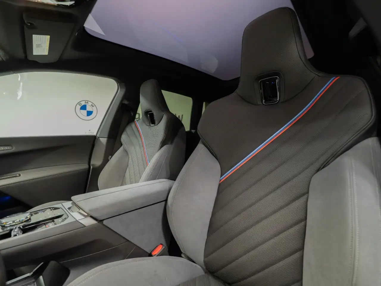 BMW iX photo BMW iX