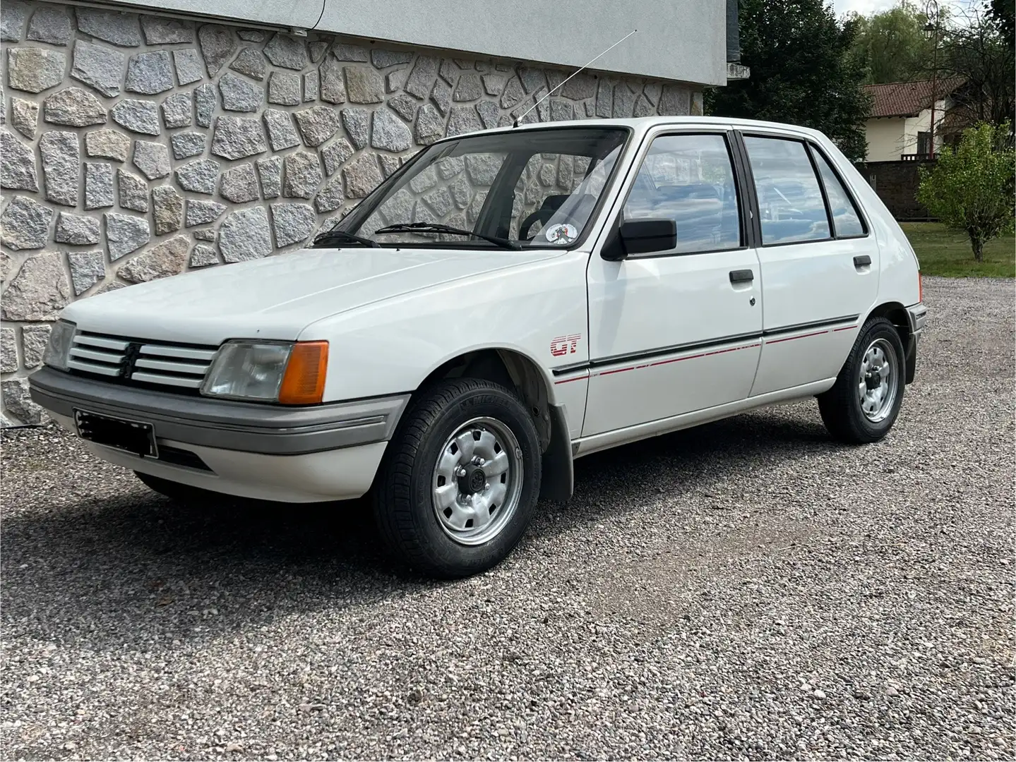 Peugeot 205 1.4 GT phase 1 avec seulement 54000 kilomètres Blanc - 1