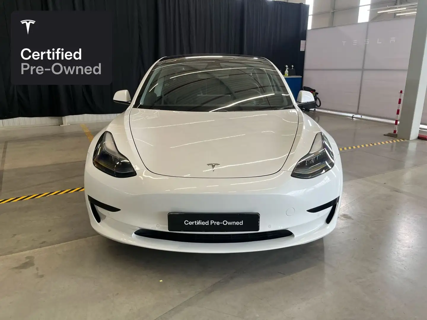 Tesla Model 3 Rear-Wheel Drive “Certified Pre-Owned” Blanc - 2
