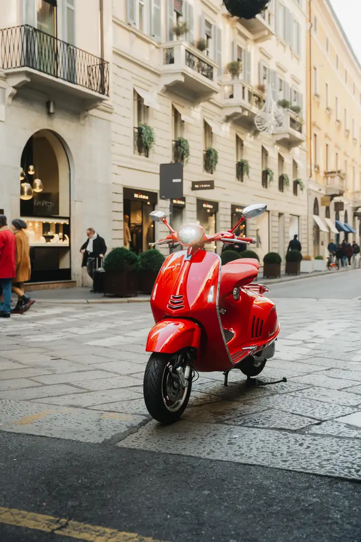 Vespa 946 RED - 2