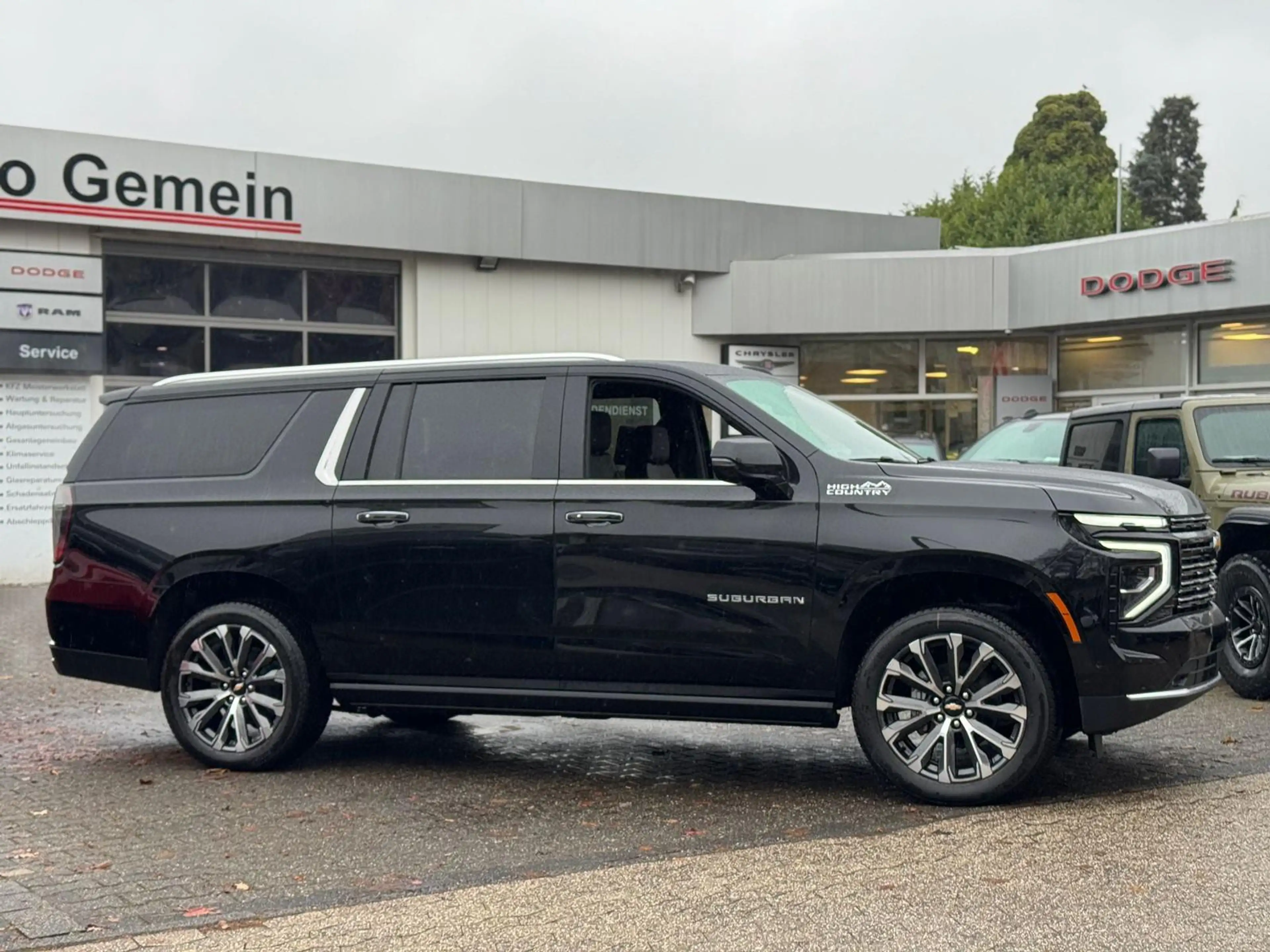 Chevrolet Suburban 6.2 V8 High Country 2026 + 4 Jahre Garantie — photo 3