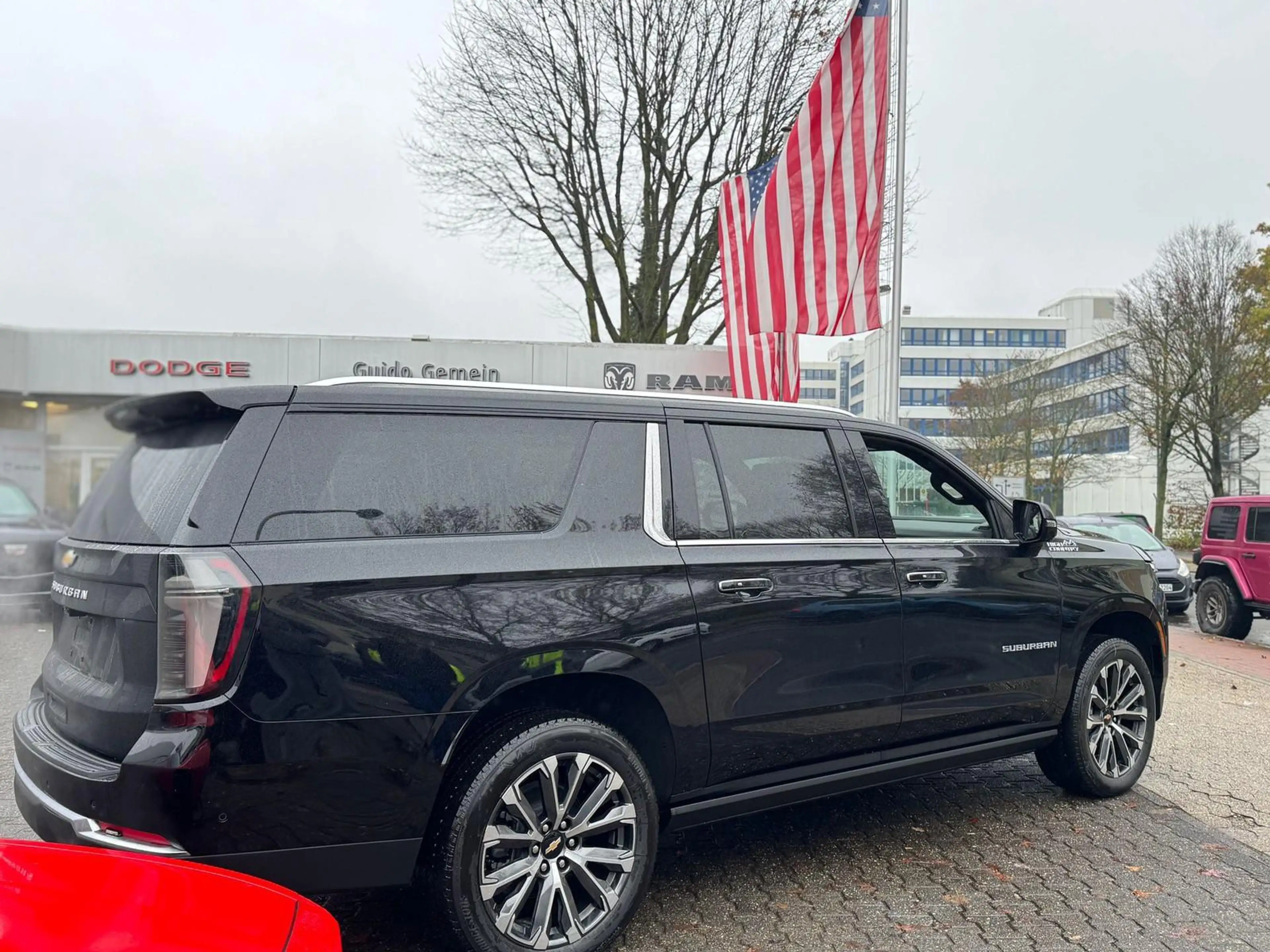 Chevrolet Suburban 6.2 V8 High Country 2026 + 4 Jahre Garantie — photo 5