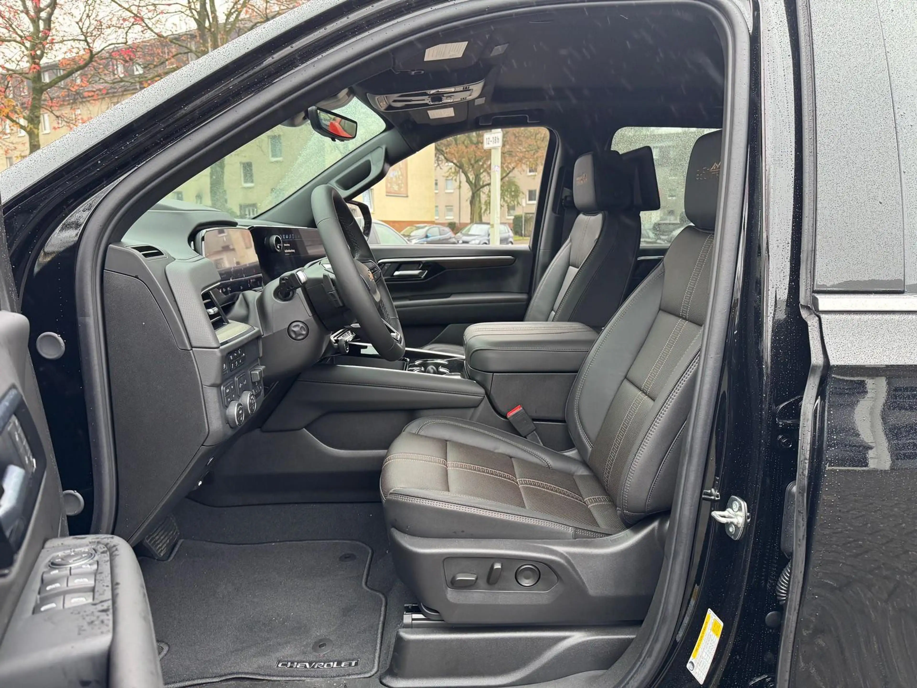 Chevrolet Suburban 6.2 V8 High Country 2026 + 4 Jahre Garantie — photo 14