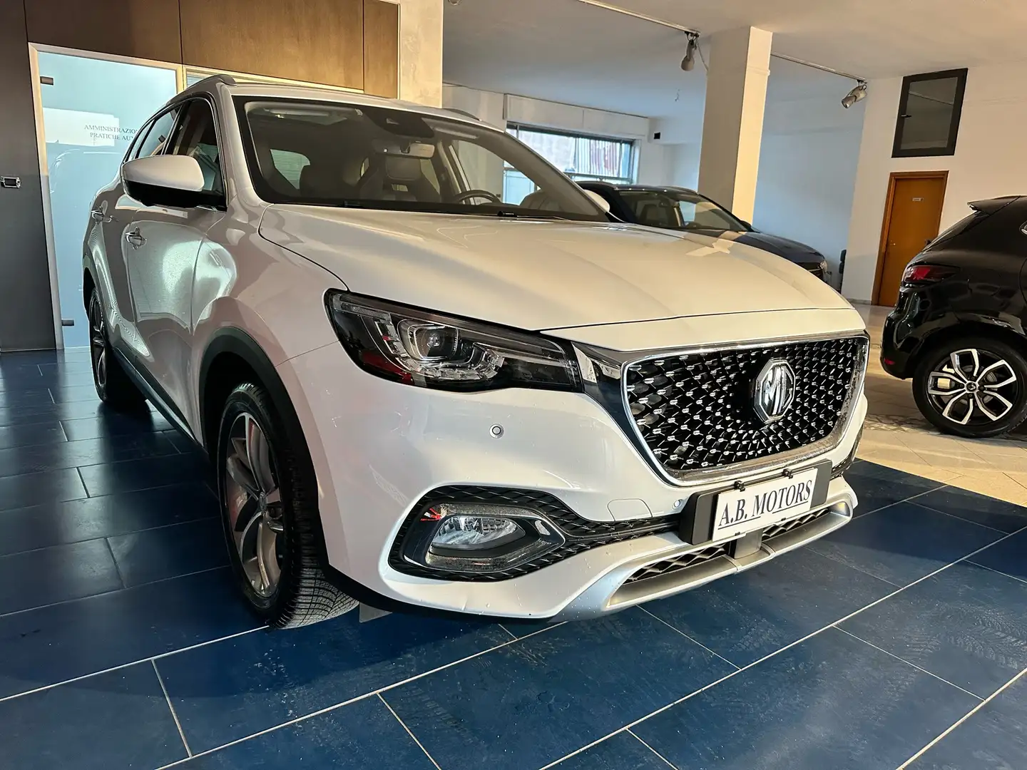 MG HS HS 1.5 t Luxury auto Weiß - 1