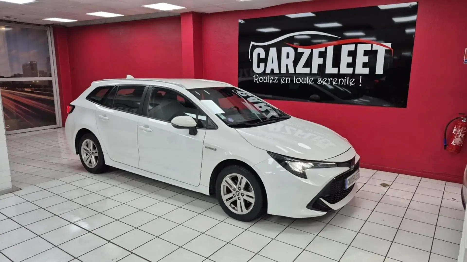 Toyota Corolla TOURING SPORTS 122cv DYNAMIC BUSINESS/1 ERE MAIN/TVA RECUP Blanc - 1