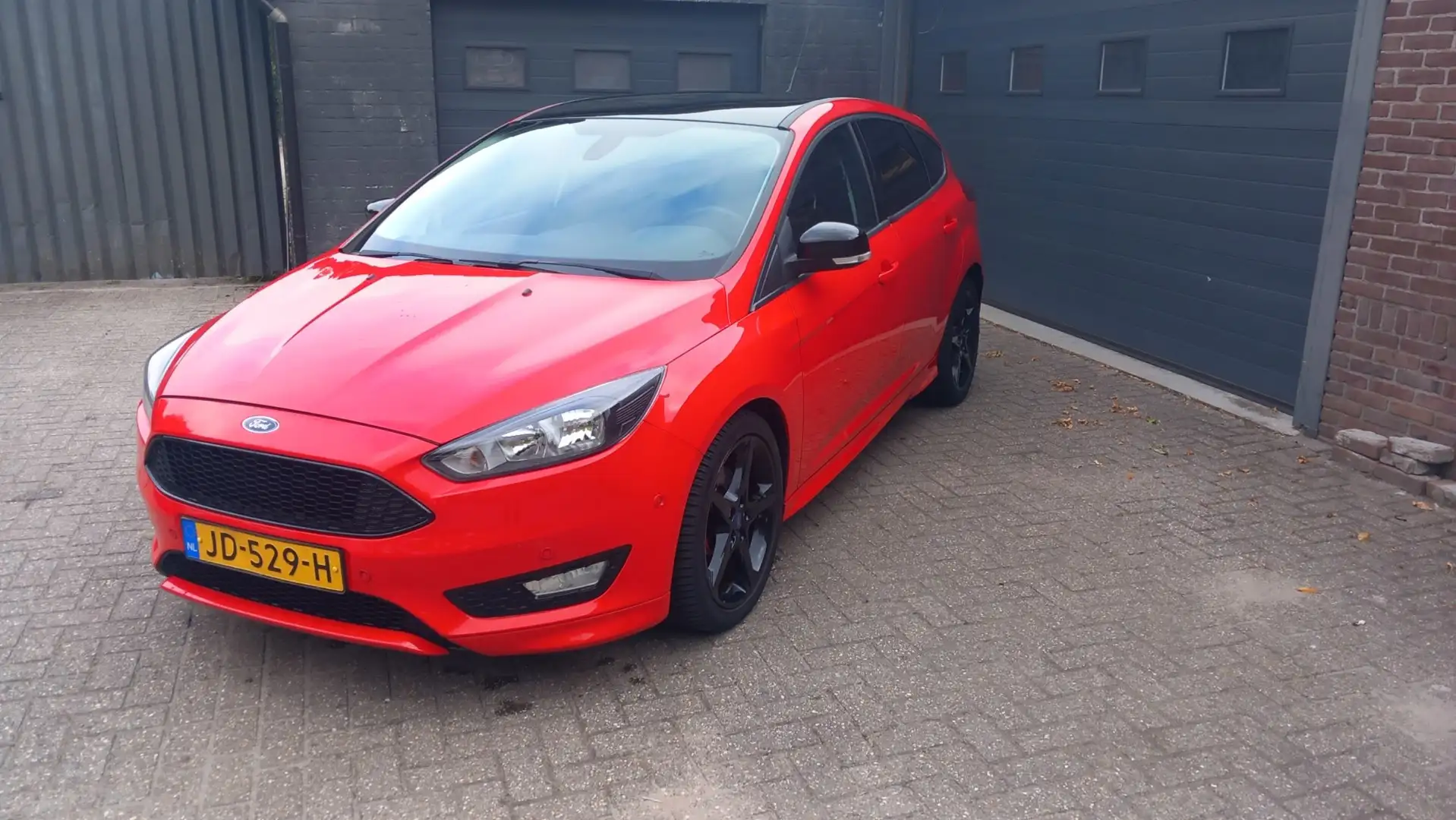 Ford Focus 1.5 Red Edition.Climate control,Navi,Cruise contro Rood - 1