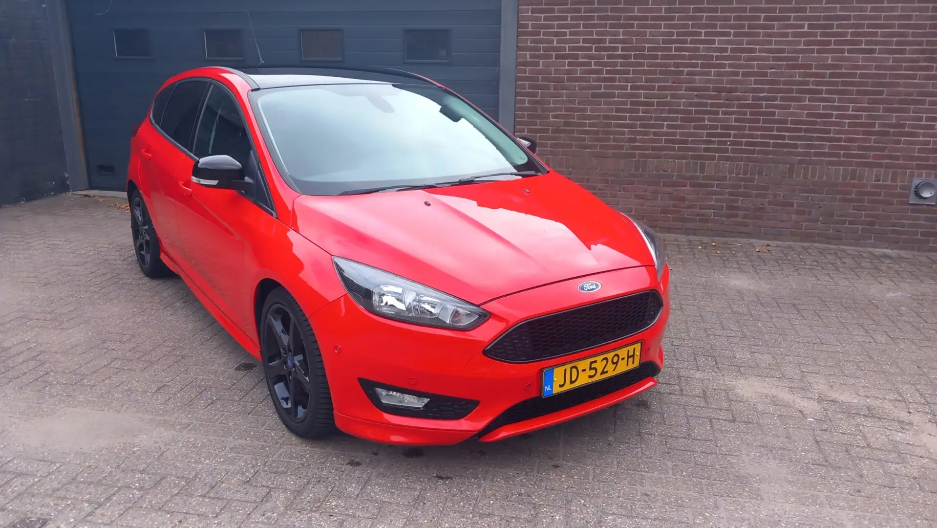 Ford Focus 1.5 Red Edition.Climate control,Navi,Cruise contro Rood - 2