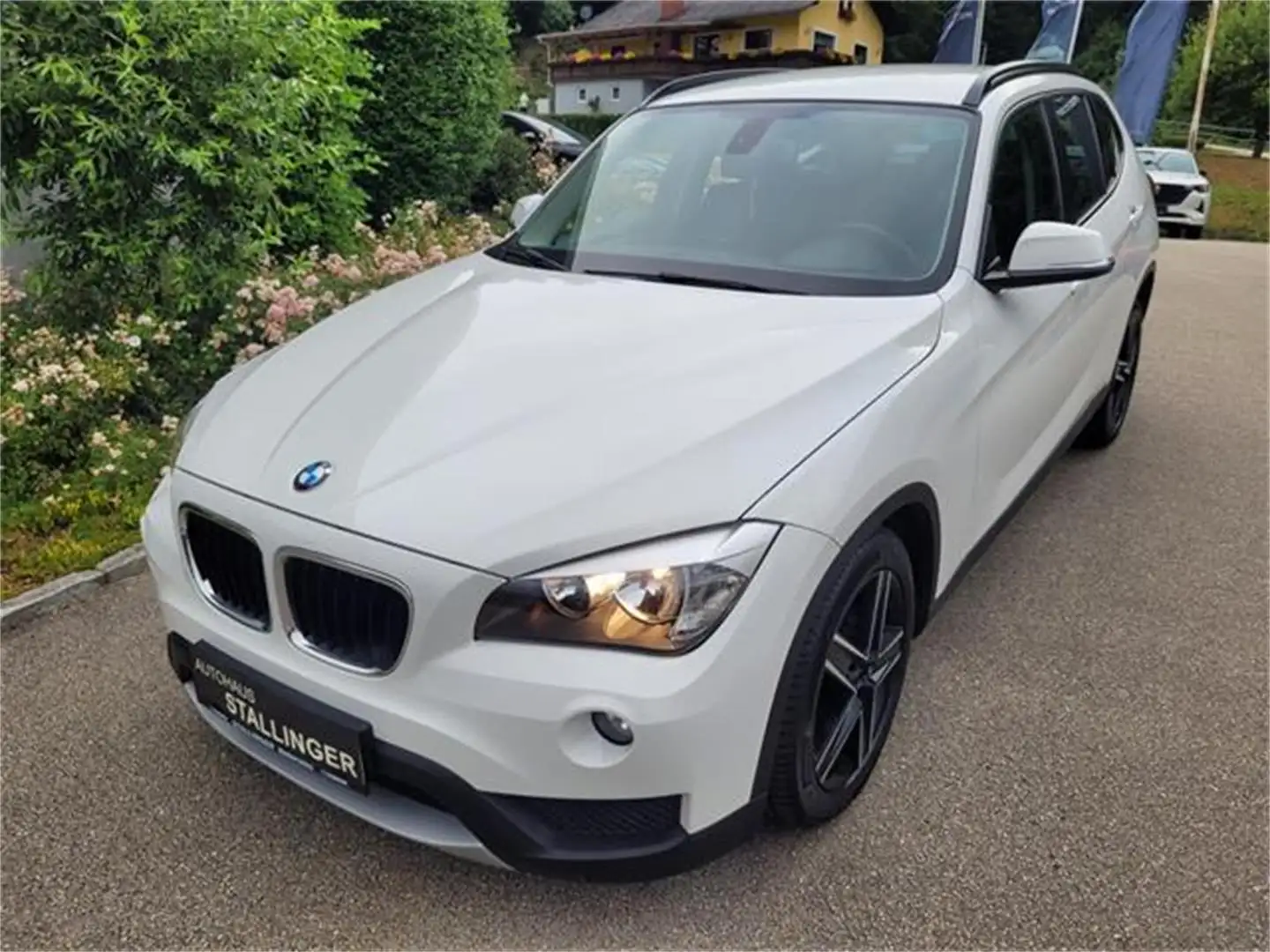 BMW X1 sDrive16d Wit - 1