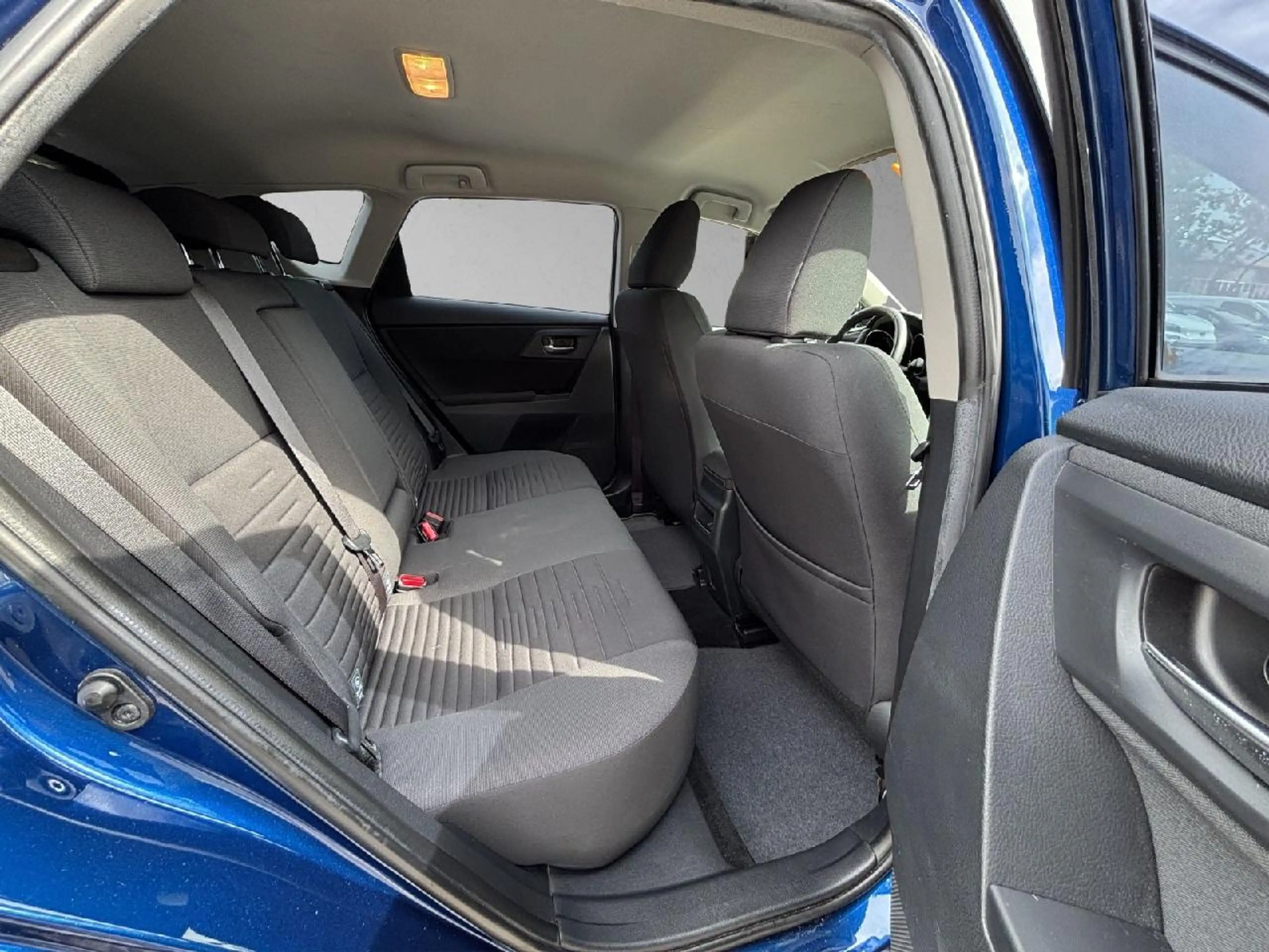 Toyota Auris Comfort — photo 8