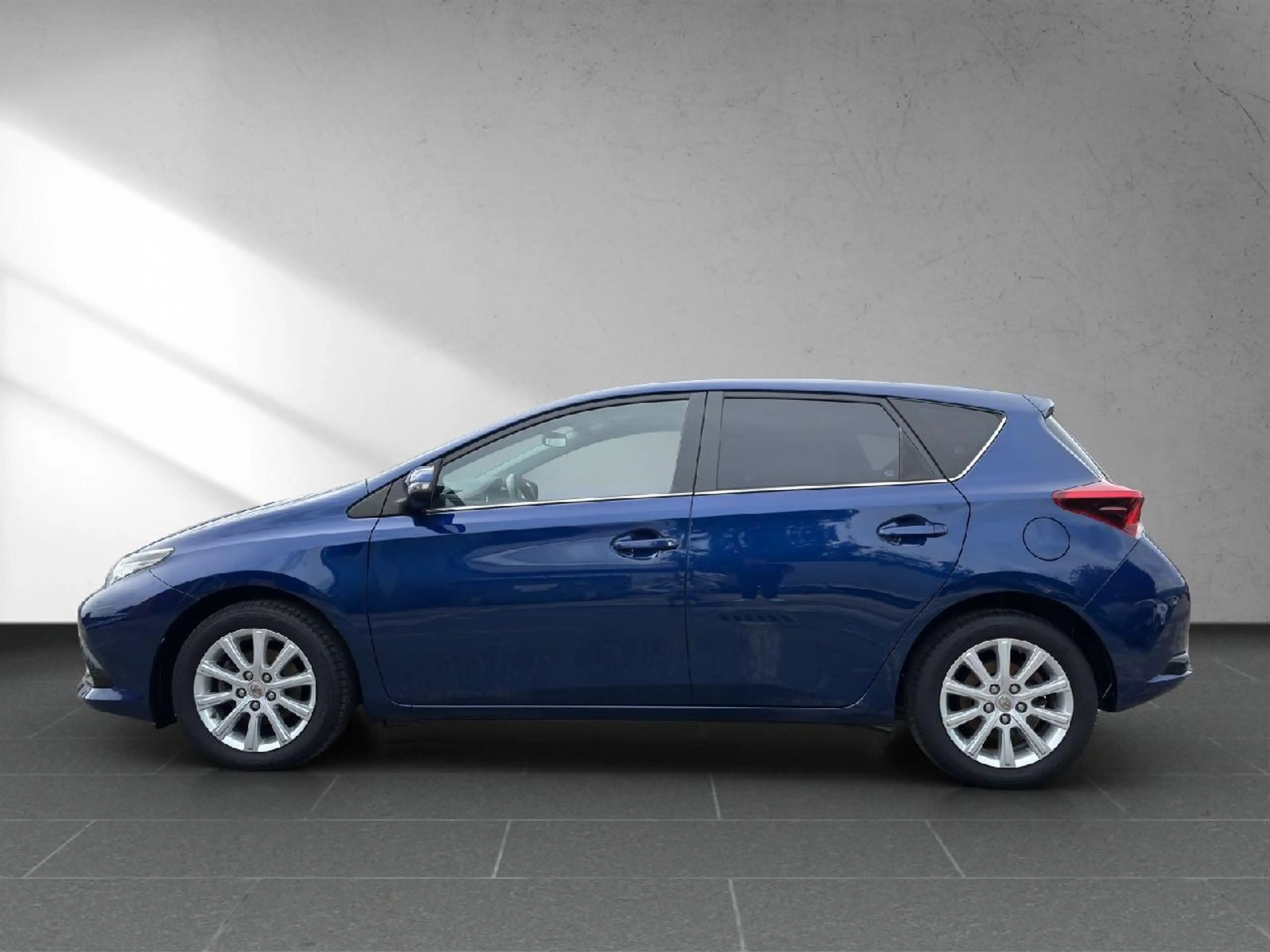 Toyota Auris Comfort — photo 4