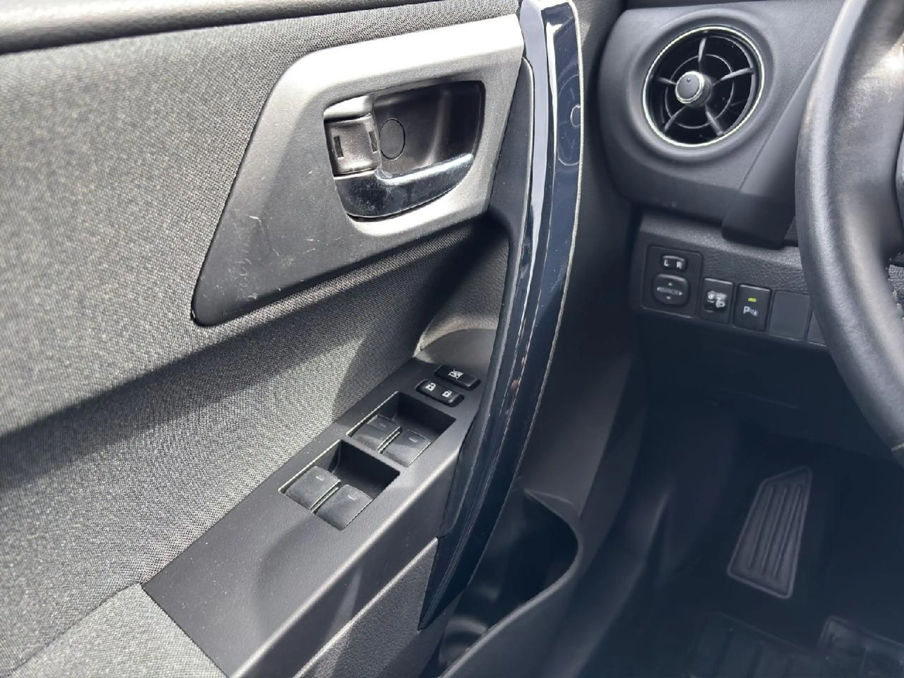 Toyota Auris Comfort — photo 14