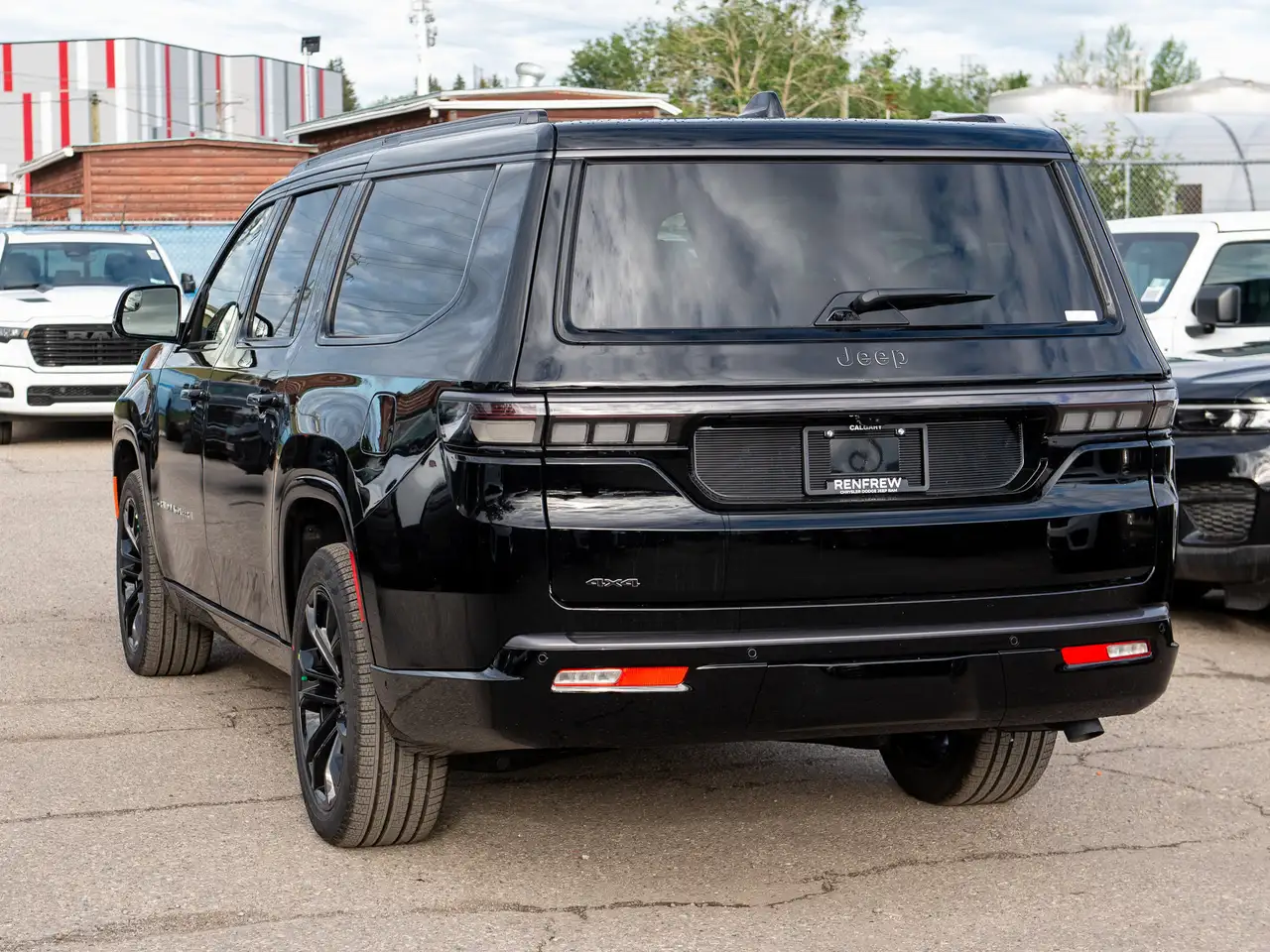 Jeep Grand Wagoneer снимка Jeep Grand Wagoneer