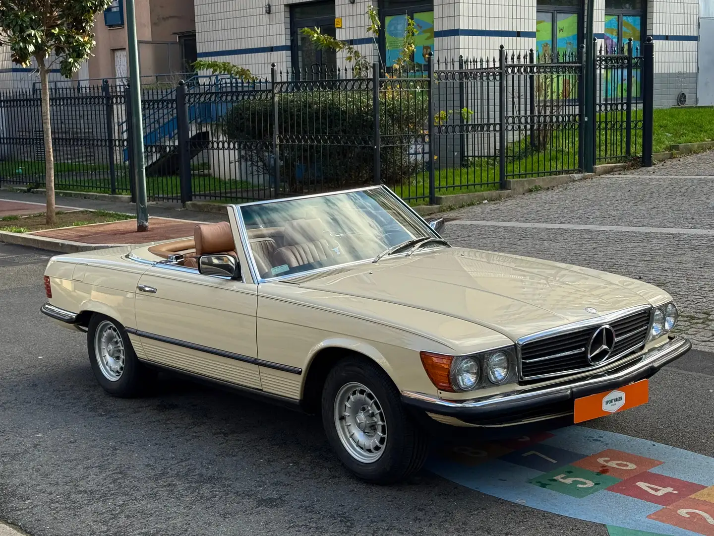 Mercedes-Benz SL 380 Béžová - 2