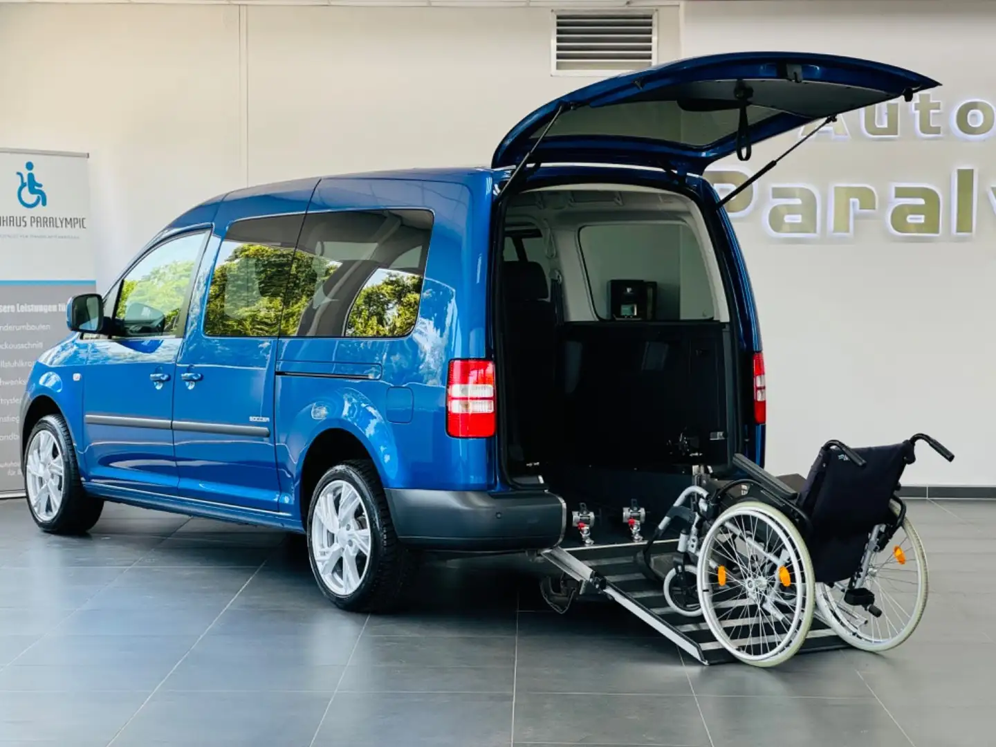 Volkswagen Caddy Maxi DSG Behindertengerecht-Rampe + E-Sitz Blau - 1