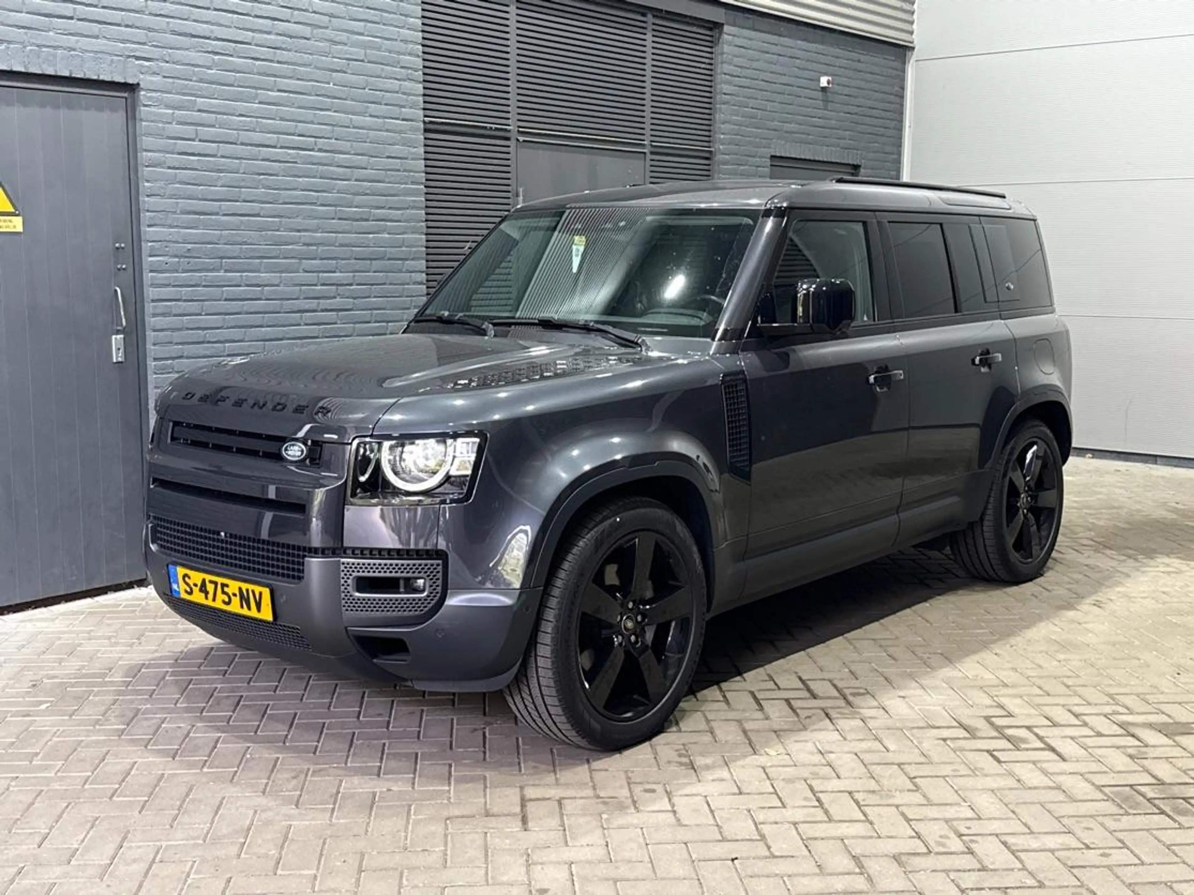 Land Rover Defender 110 P400e X-Dynamic SE | 22 Inch | Luchtvering | P — photo 4