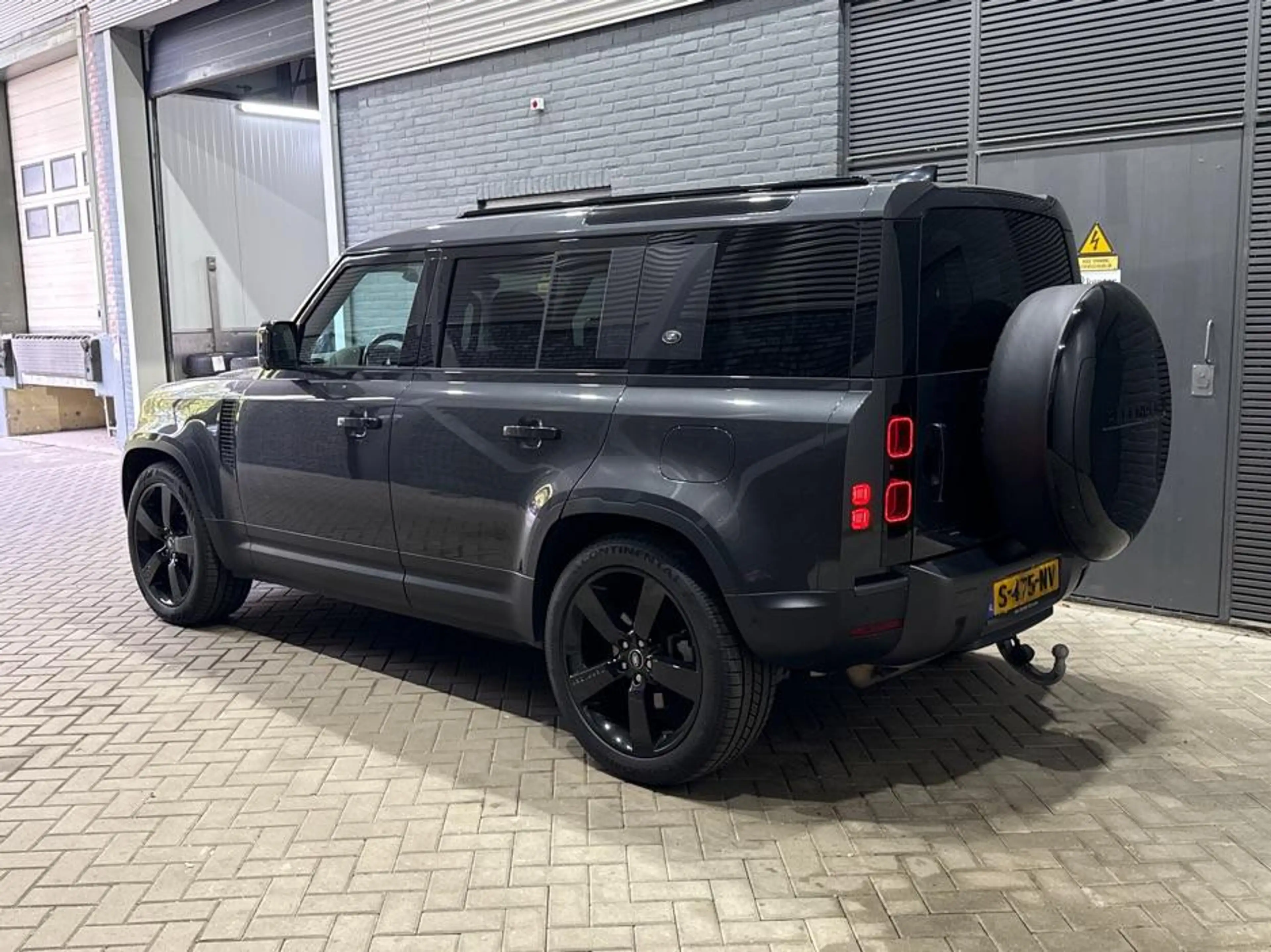 Land Rover Defender 110 P400e X-Dynamic SE | 22 Inch | Luchtvering | P — photo 3