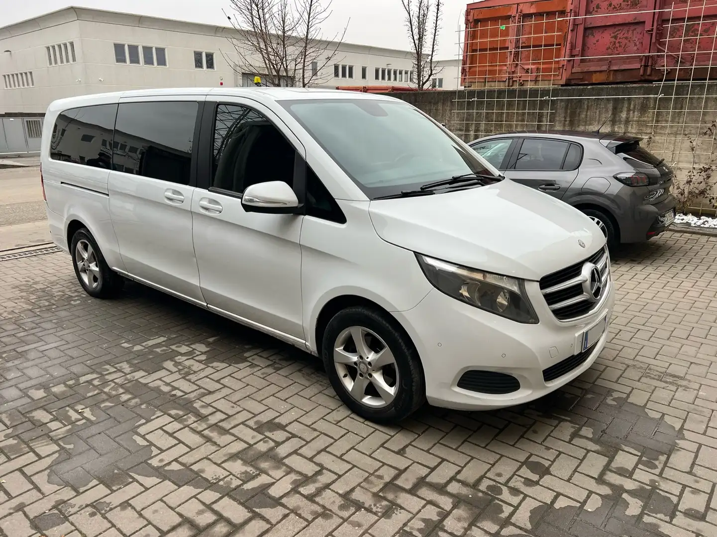 Mercedes-Benz V 220 - 1