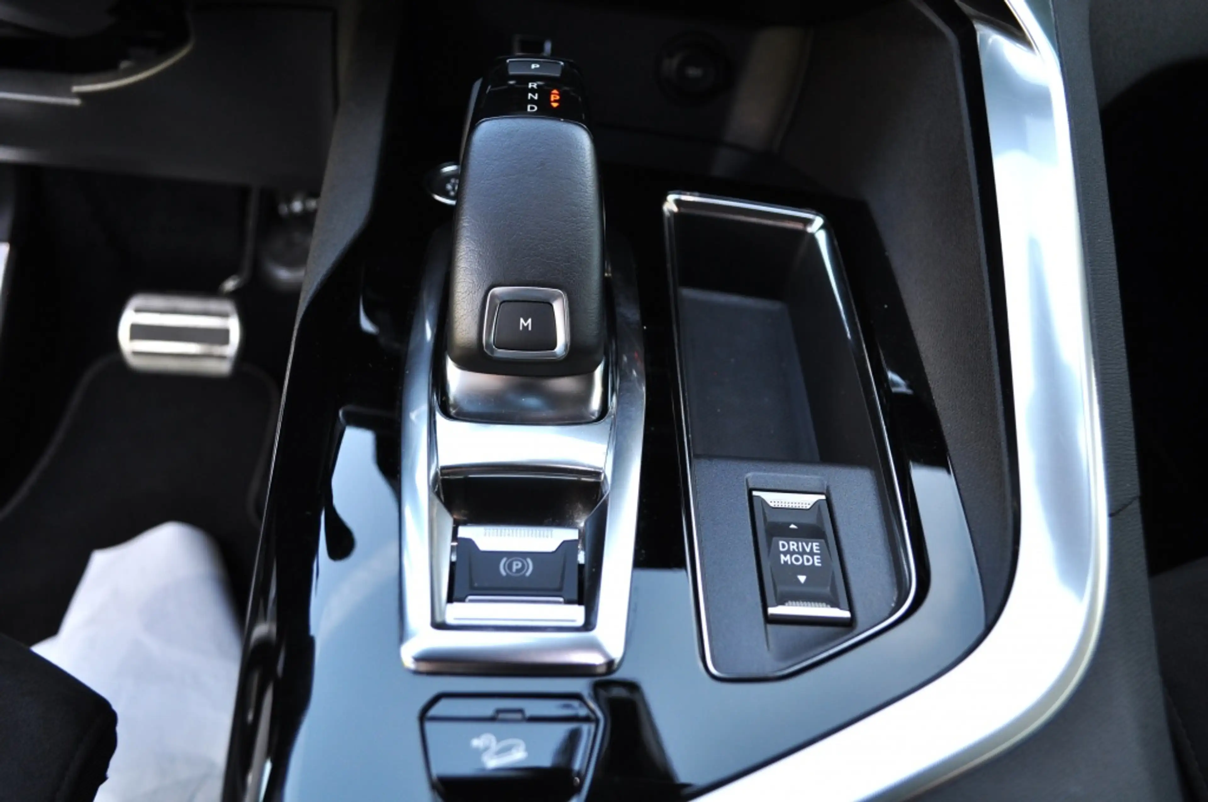 Peugeot 3008 1.2 GT Aut elstoel mass sv leer schd Al Focal ad,c — photo 22