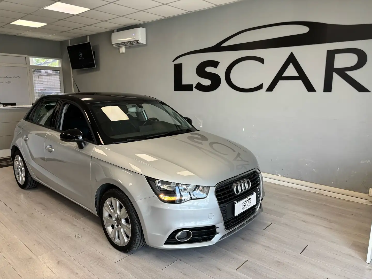 Audi A1 Sportback 1.6 tdi~ 90cv~Unipro~Promo~Finanziamento Grigio - 1