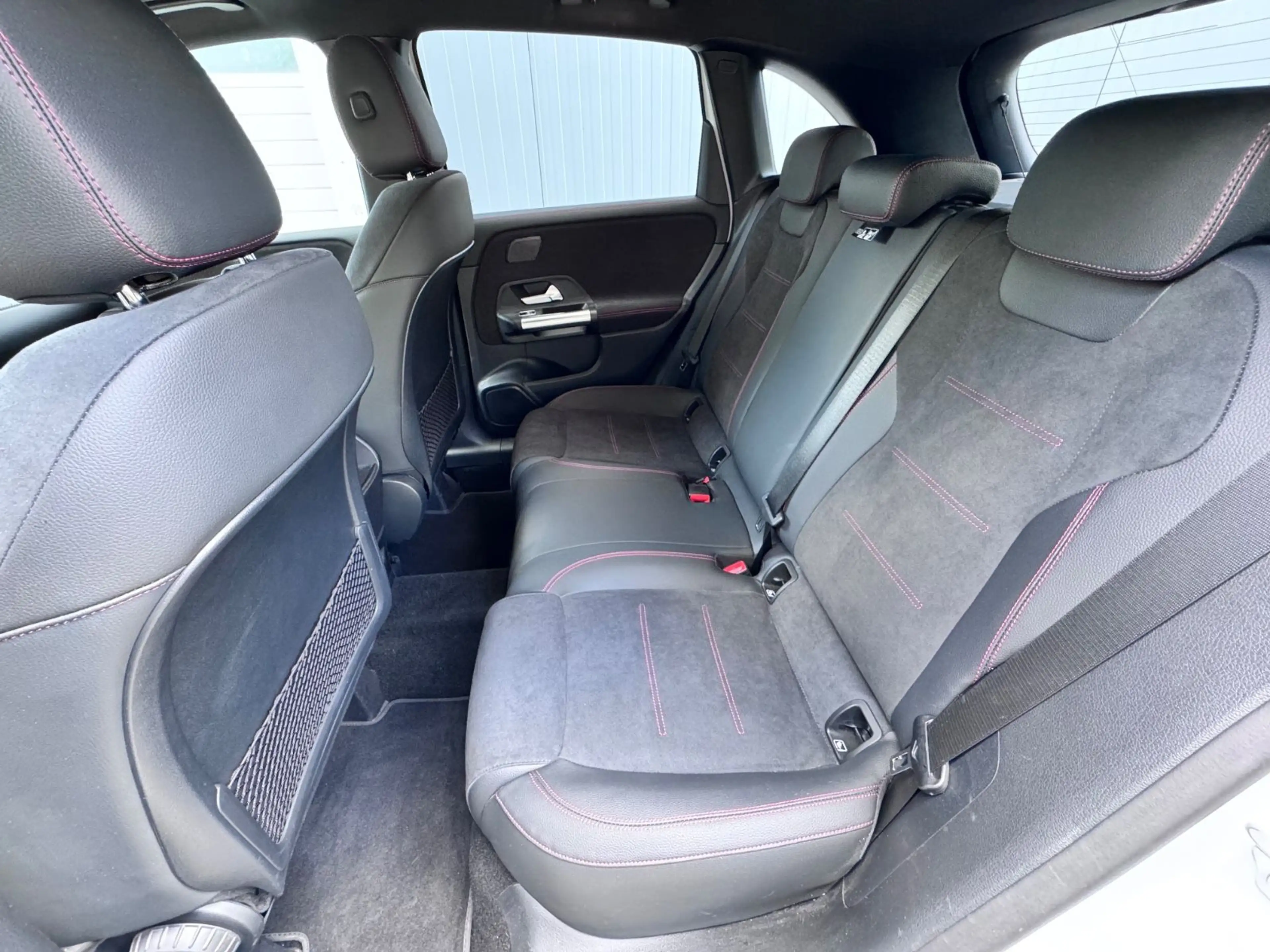 Mercedes-Benz B 250 4MATIC DCT AMG Line Panorama Standheizung — photo 8