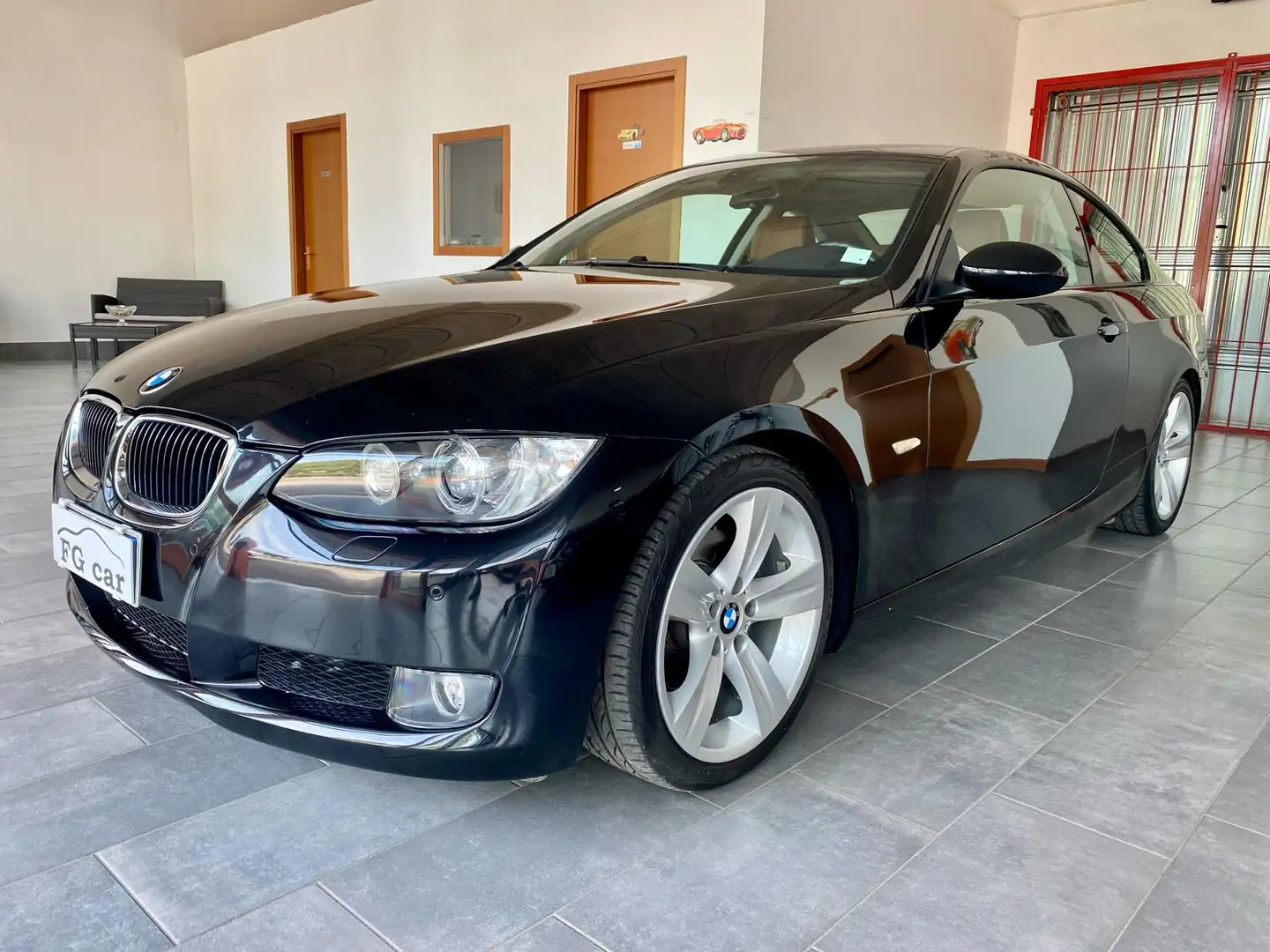 BMW 320 Serie 3 E92 Coupe 320d Coupe Attiva 177cv Nero - 2