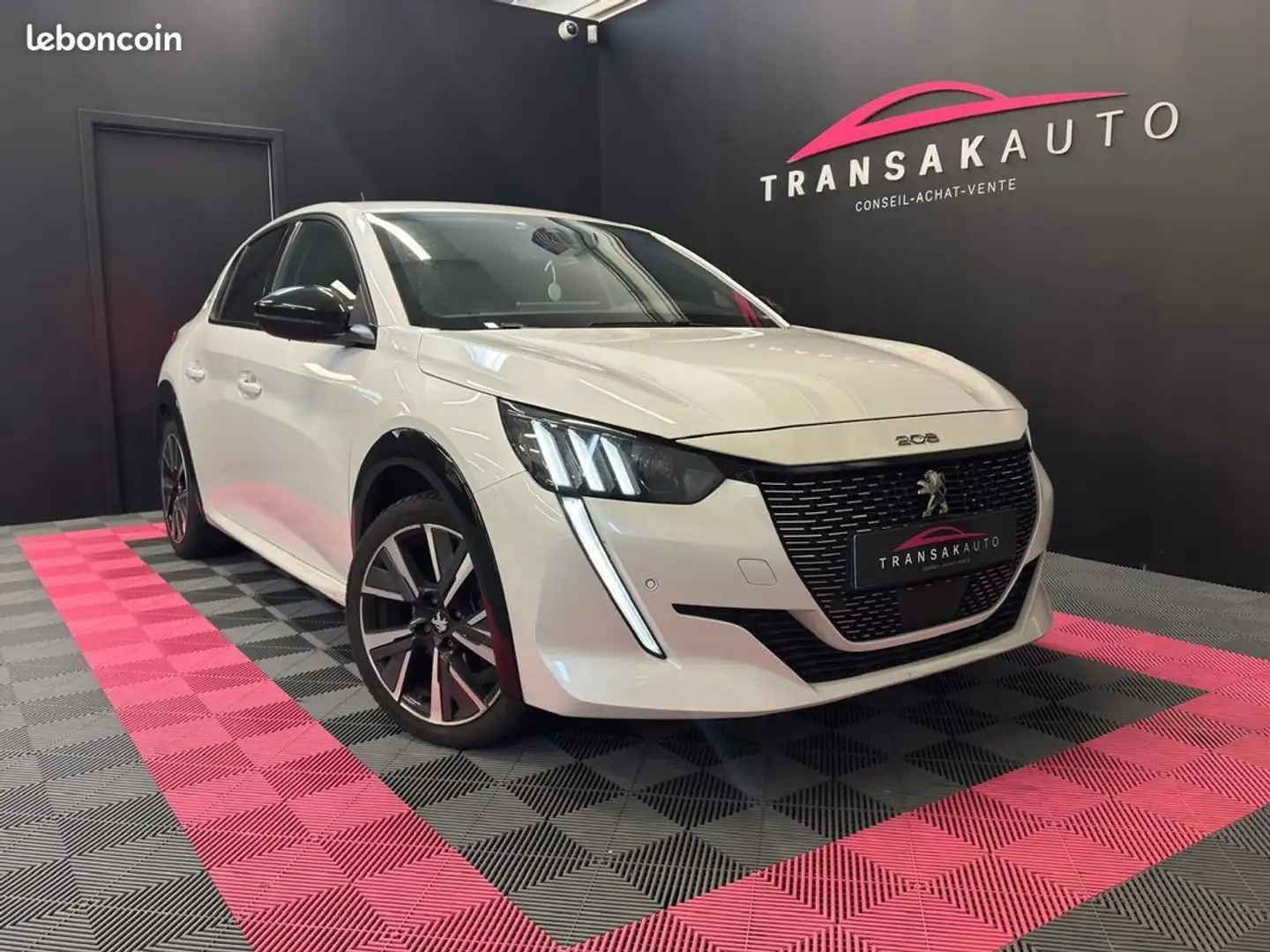 Peugeot 208 100ch EAT8 GT Line COURROIE À JOUR SUIVI COMPLET RÉVISION Blanc - 1