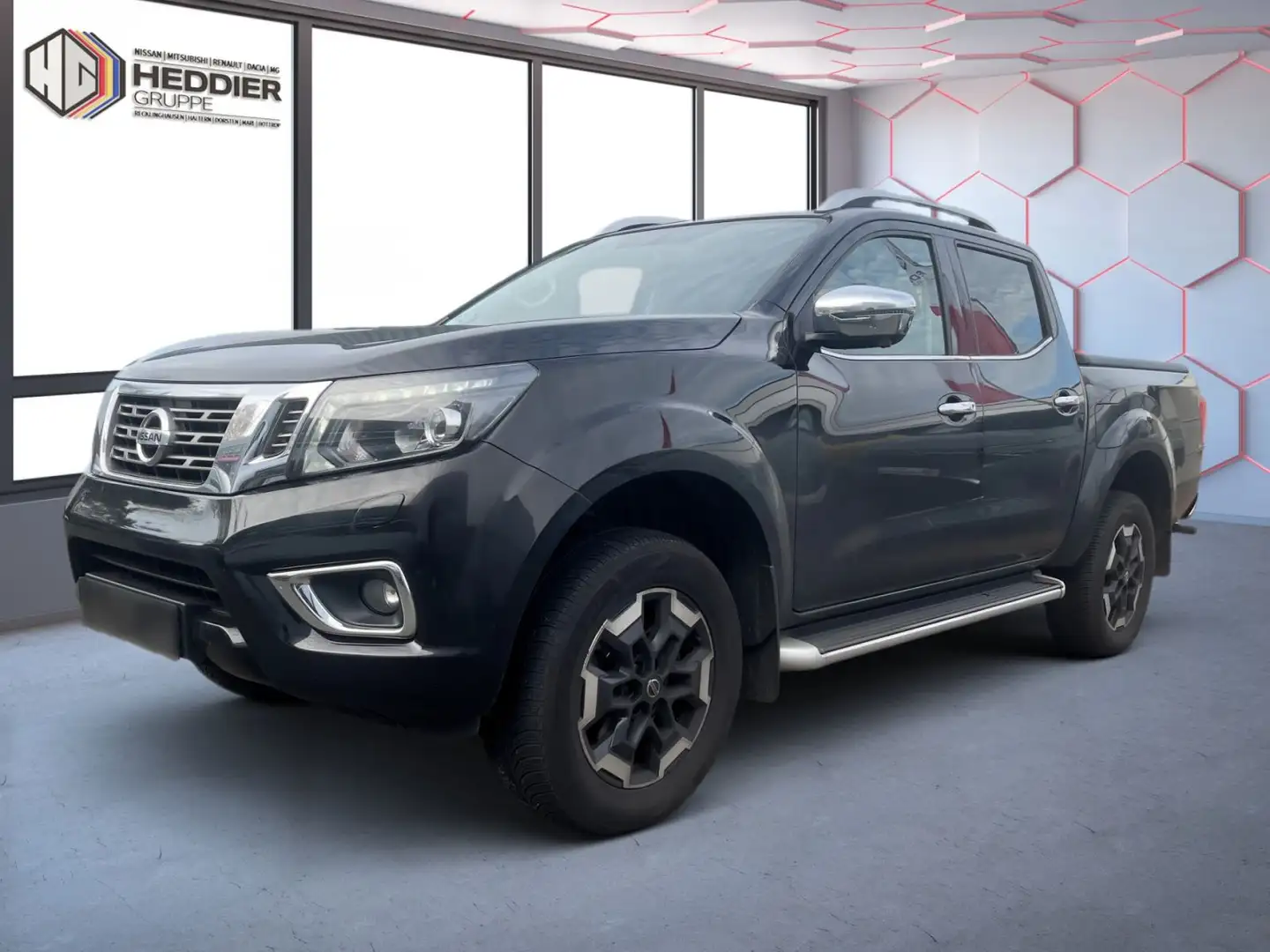Nissan Navara Tekna 4x4 *AHK*SHZ*PANO*NAVI* Noir - 1