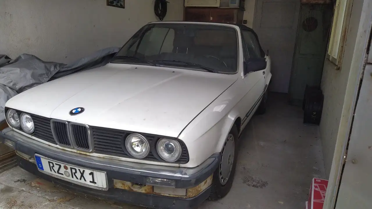 BMW 320i, foto 8
