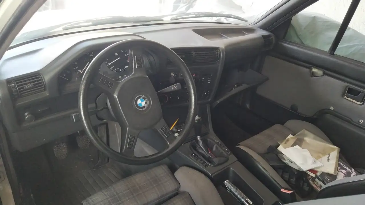 BMW 320i, foto 5