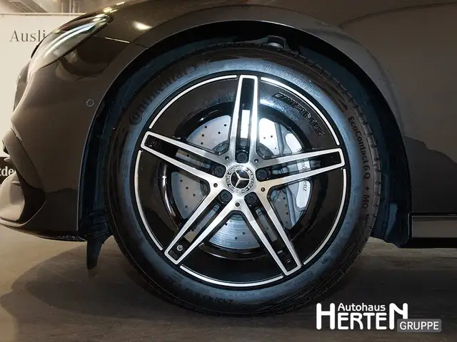 Mercedes-Benz E-Class view 5