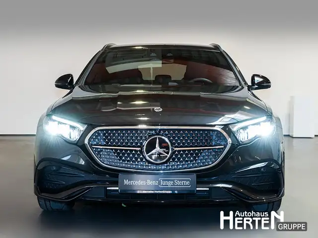 Mercedes-Benz E-Class view 2