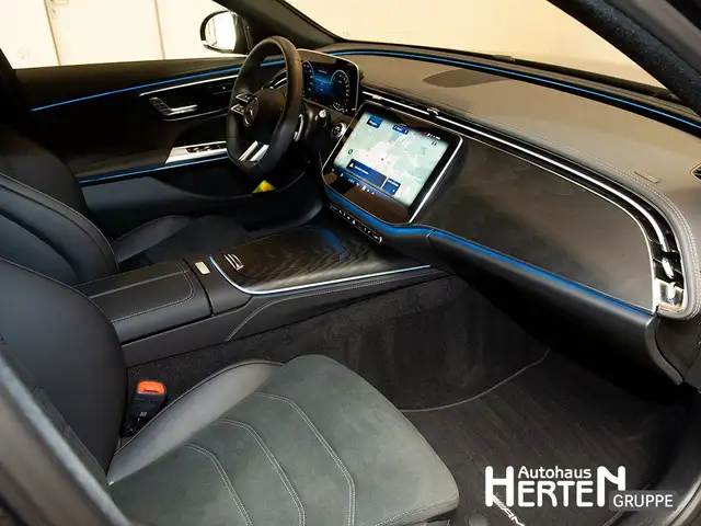 Mercedes-Benz E-Class view 6