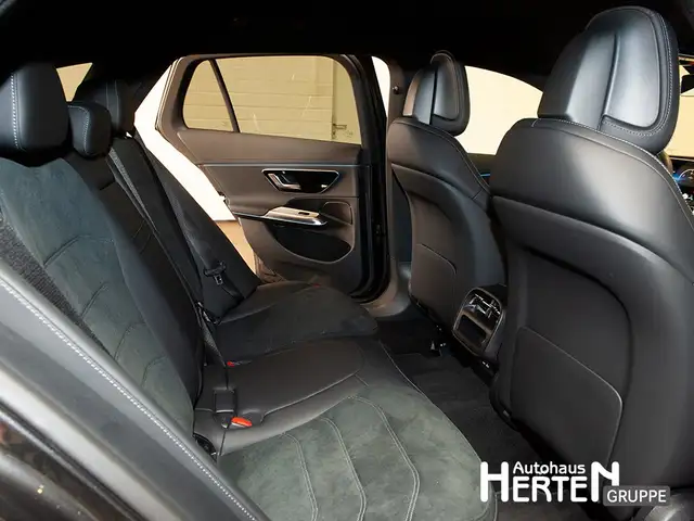 Mercedes-Benz E-Class view 16