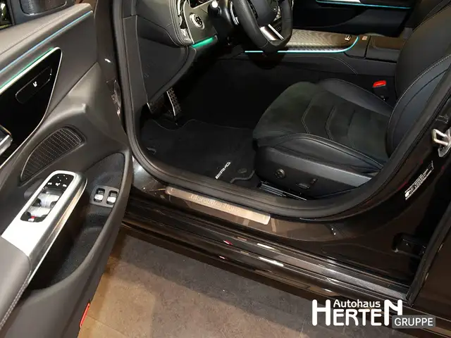 Mercedes-Benz E-Class view 11